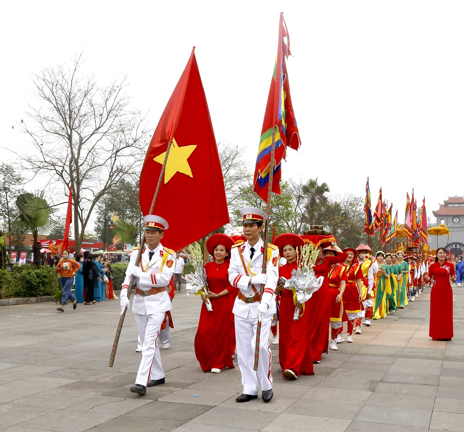 Đặc sắc lễ rước kiệu về Đền Hùng