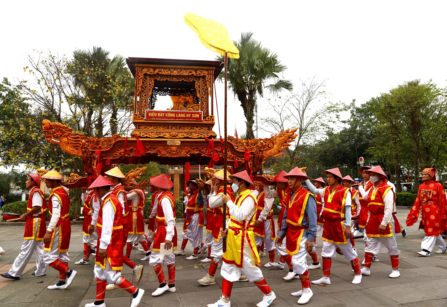 Đặc sắc lễ rước kiệu về Đền Hùng