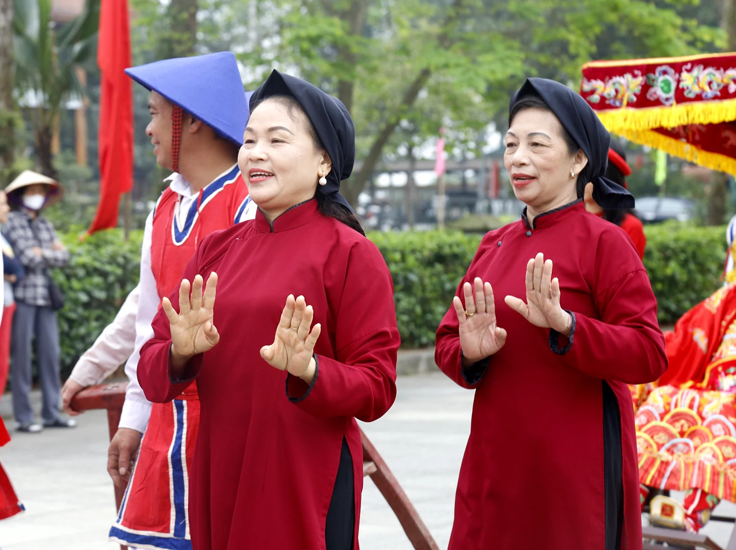 Đặc sắc lễ rước kiệu về Đền Hùng