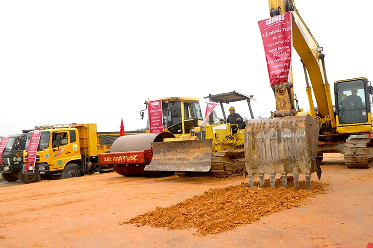 Động thổ Dự án “Xây dựng và kinh doanh hạ tầng Cụm công nghiệp Đồng Phì”