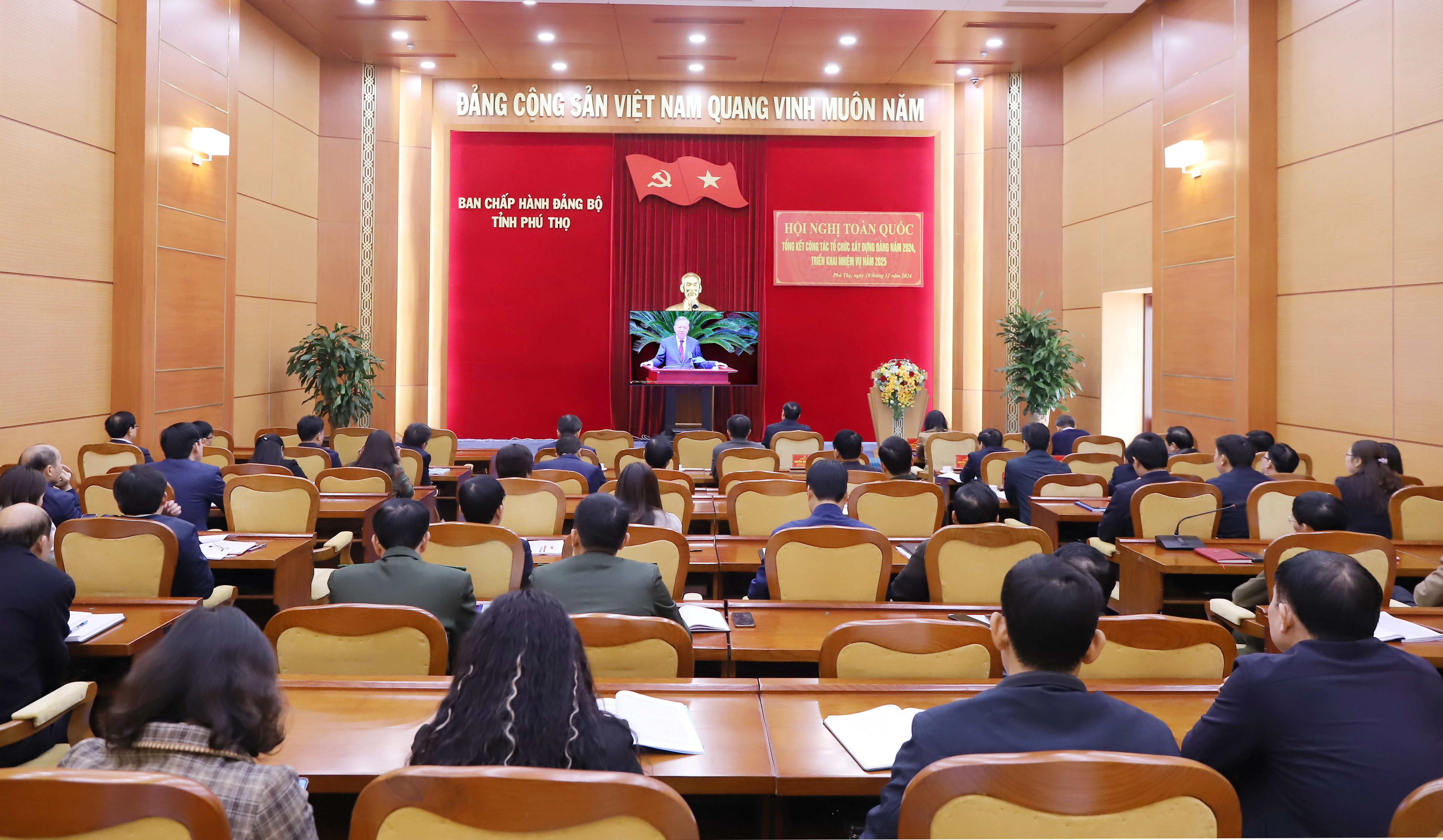 Hội nghị toàn quốc tổng kết công tác tổ chức xây dựng Đảng năm 2024, triển khai nhiệm vụ năm 2025