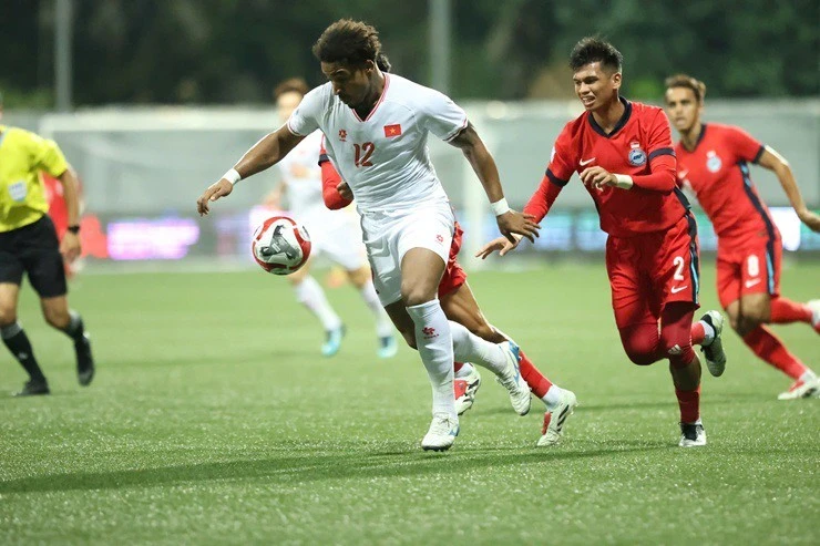 AFF Cup 2024: Nguyễn Xuân Son bùng nổ, Việt Nam thắng nghẹt thở Singapore 2-0