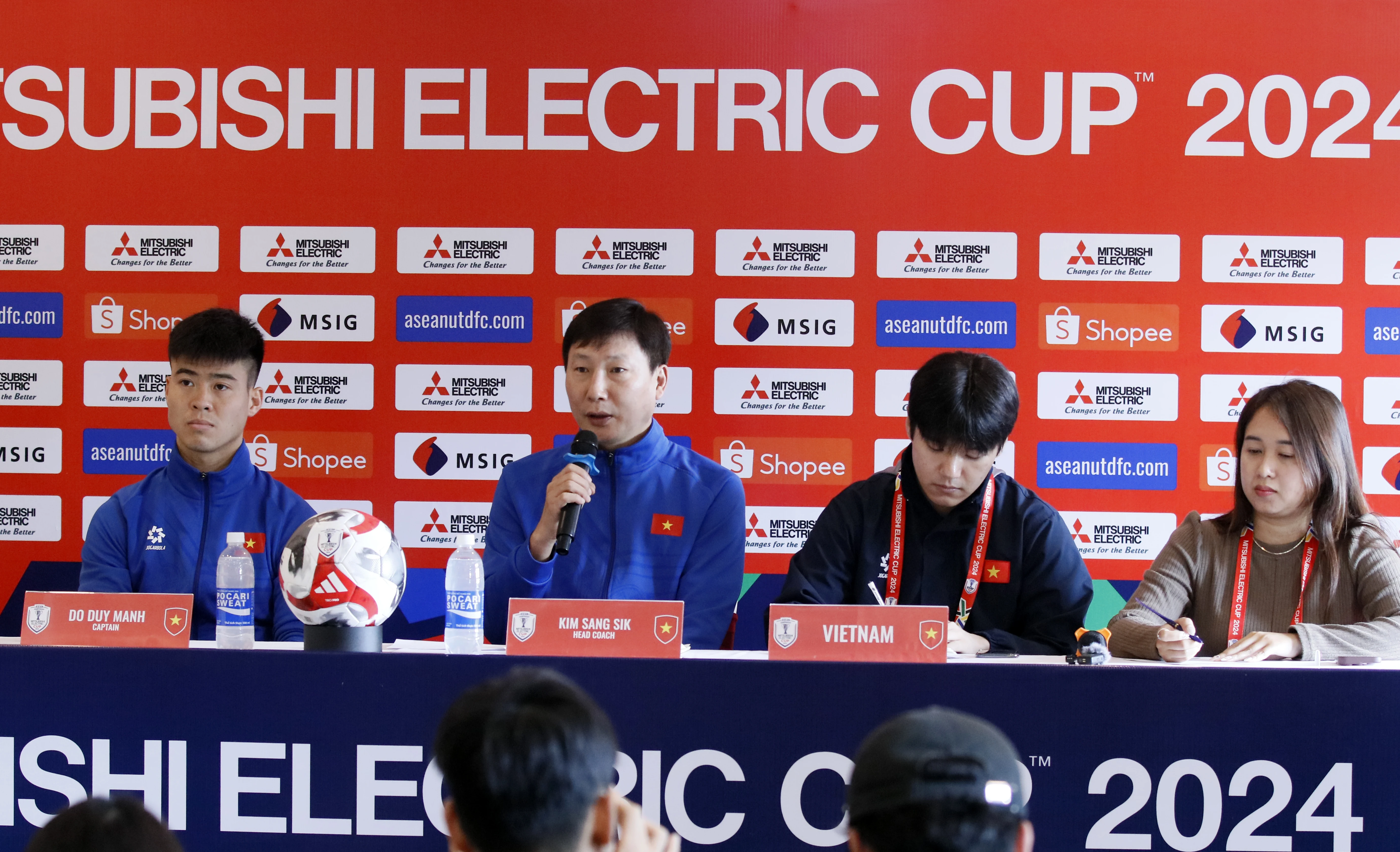 HLV trưởng đội Singapore: Chúng tôi đến Việt Nam không phải để tham quan mà là giành chiến thắng