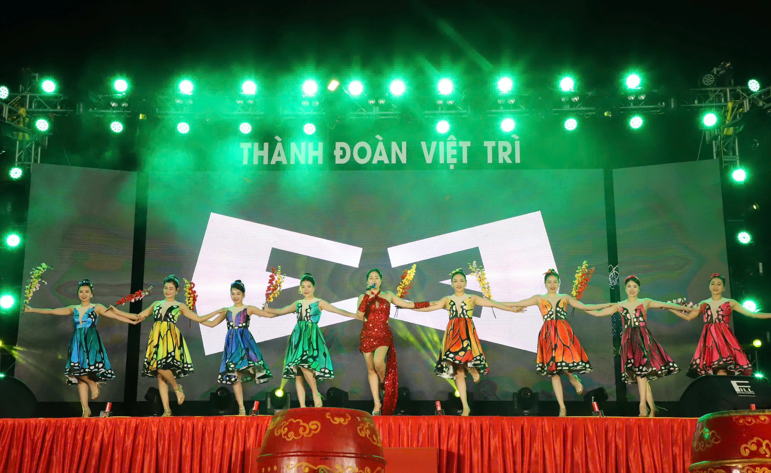 Sôi động chương trình nghệ thuật Chào năm mới 2025