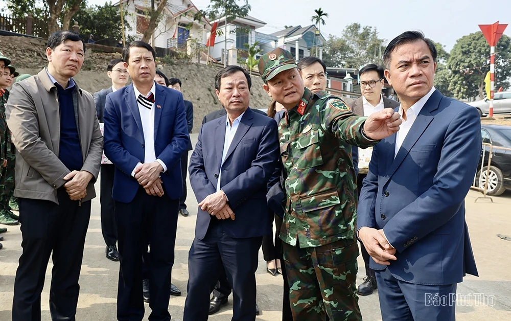 Chủ tịch UBND tỉnh Bùi Văn Quang thăm, chúc Tết Binh đoàn 12 - Bộ Quốc phòng và Lữ đoàn Công binh 249