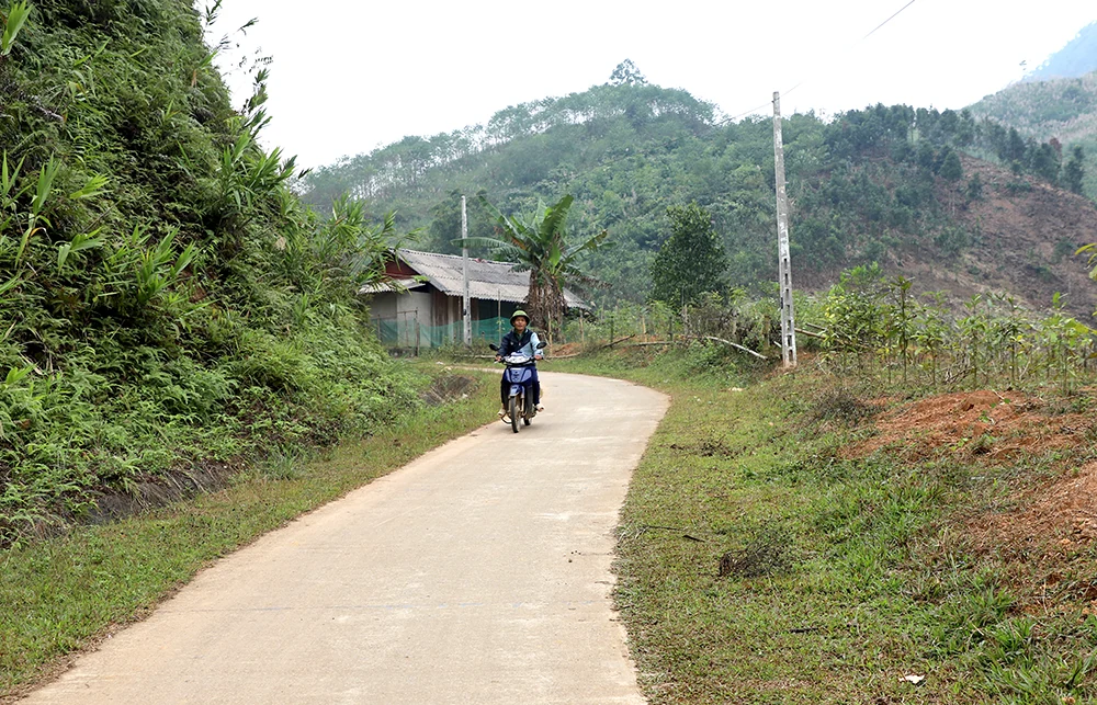 Nắng ấm bản Mông