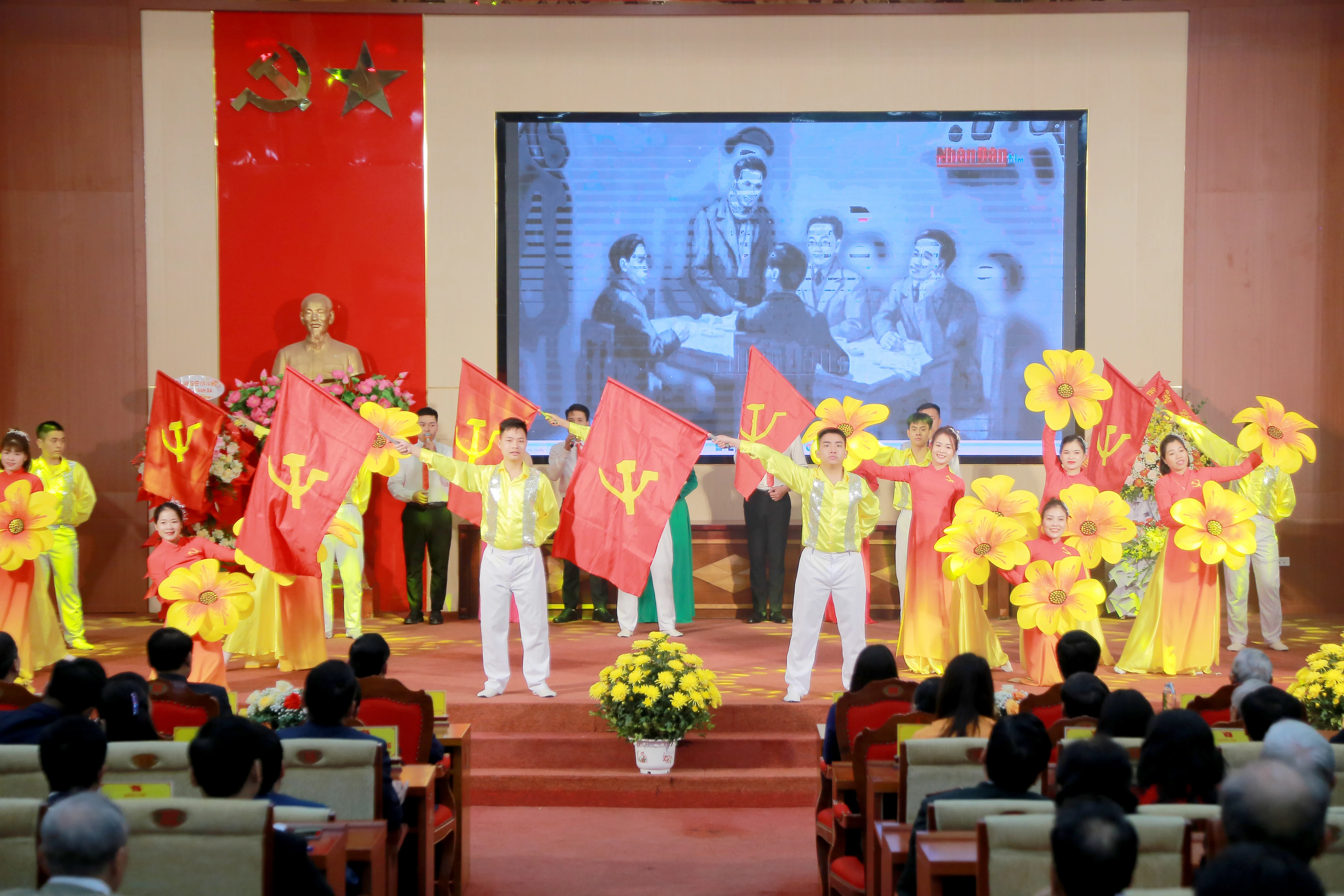 Huyện Thanh Ba gặp mặt kỷ niệm 95 năm thành lập Đảng Cộng sản Việt Nam