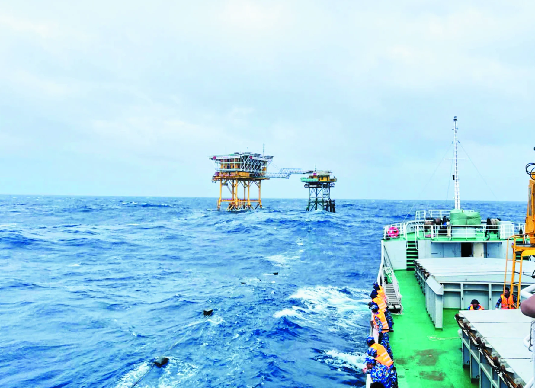 Đi anh em nhớ, ở anh em thương