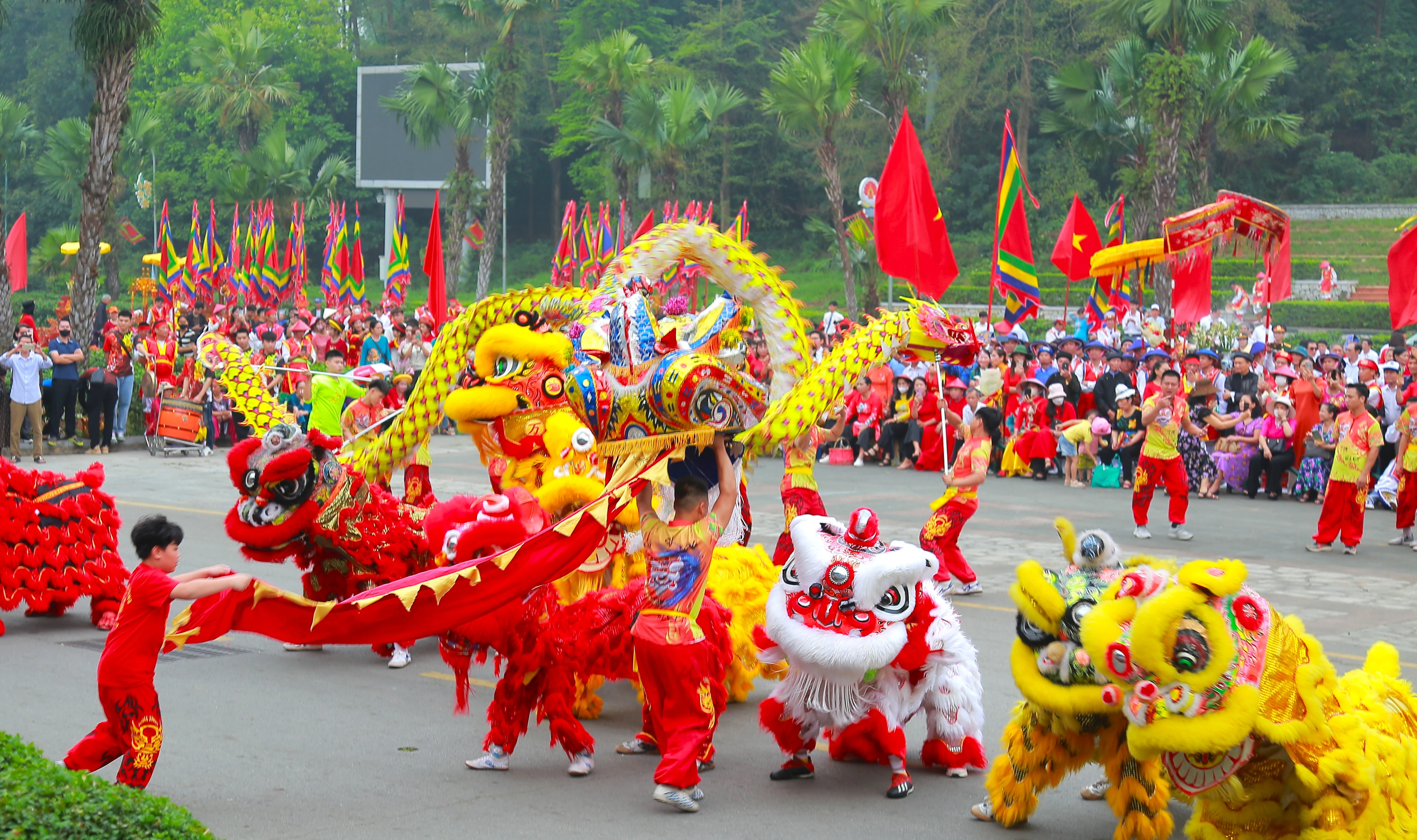 Dừng tổ chức múa Lân Sư Rồng, rước kiệu và Hội thi gói nấu bánh chưng, giã bánh giầy