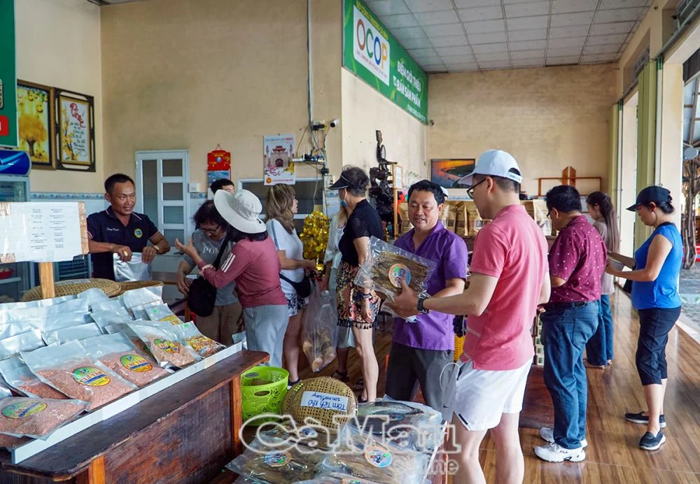 Gỡ khó cho người làm du lịch