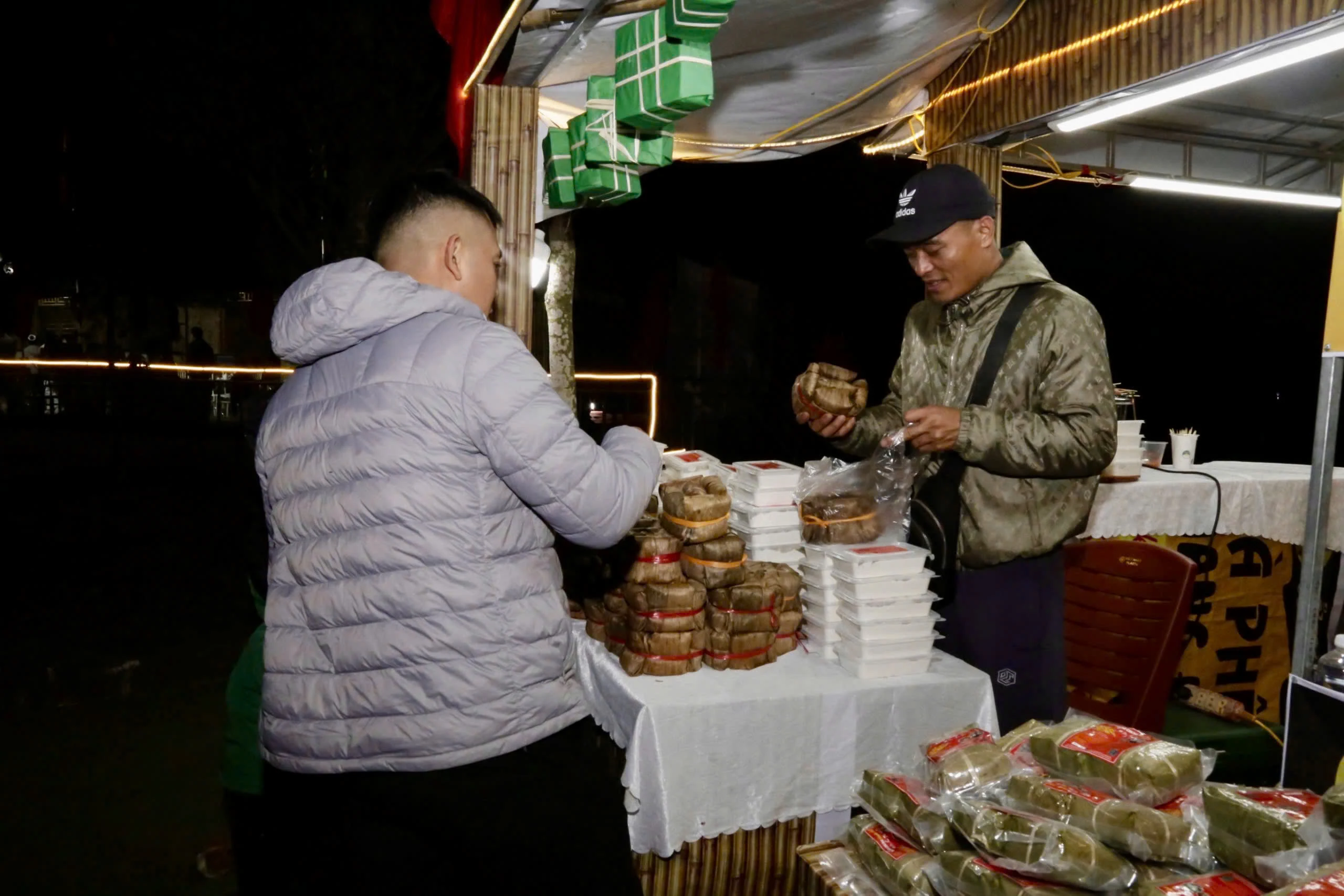 Sôi nổi hội trại về đêm