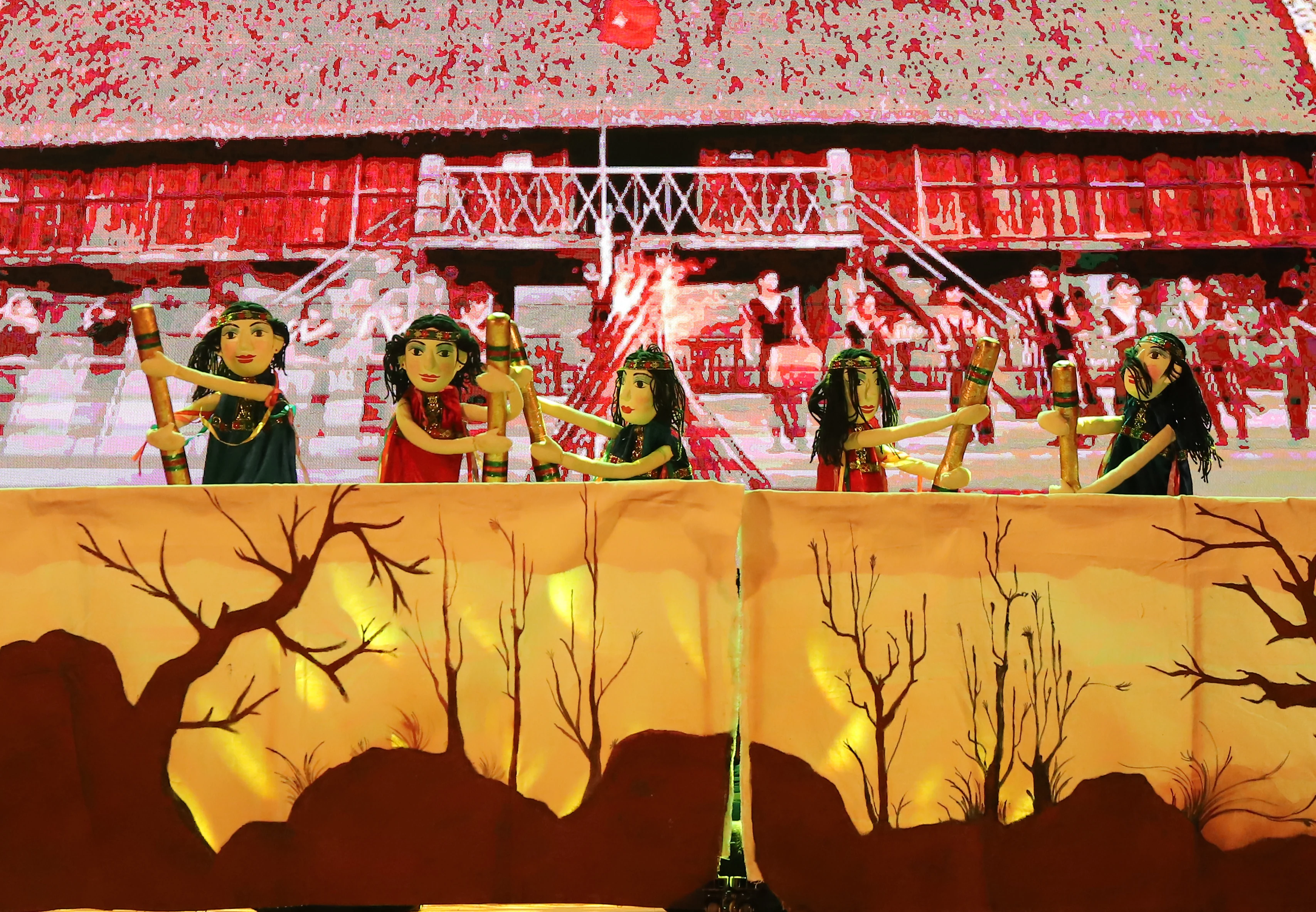 Trình diễn nghệ thuật dân gian, múa rối cạn phục vụ du khách