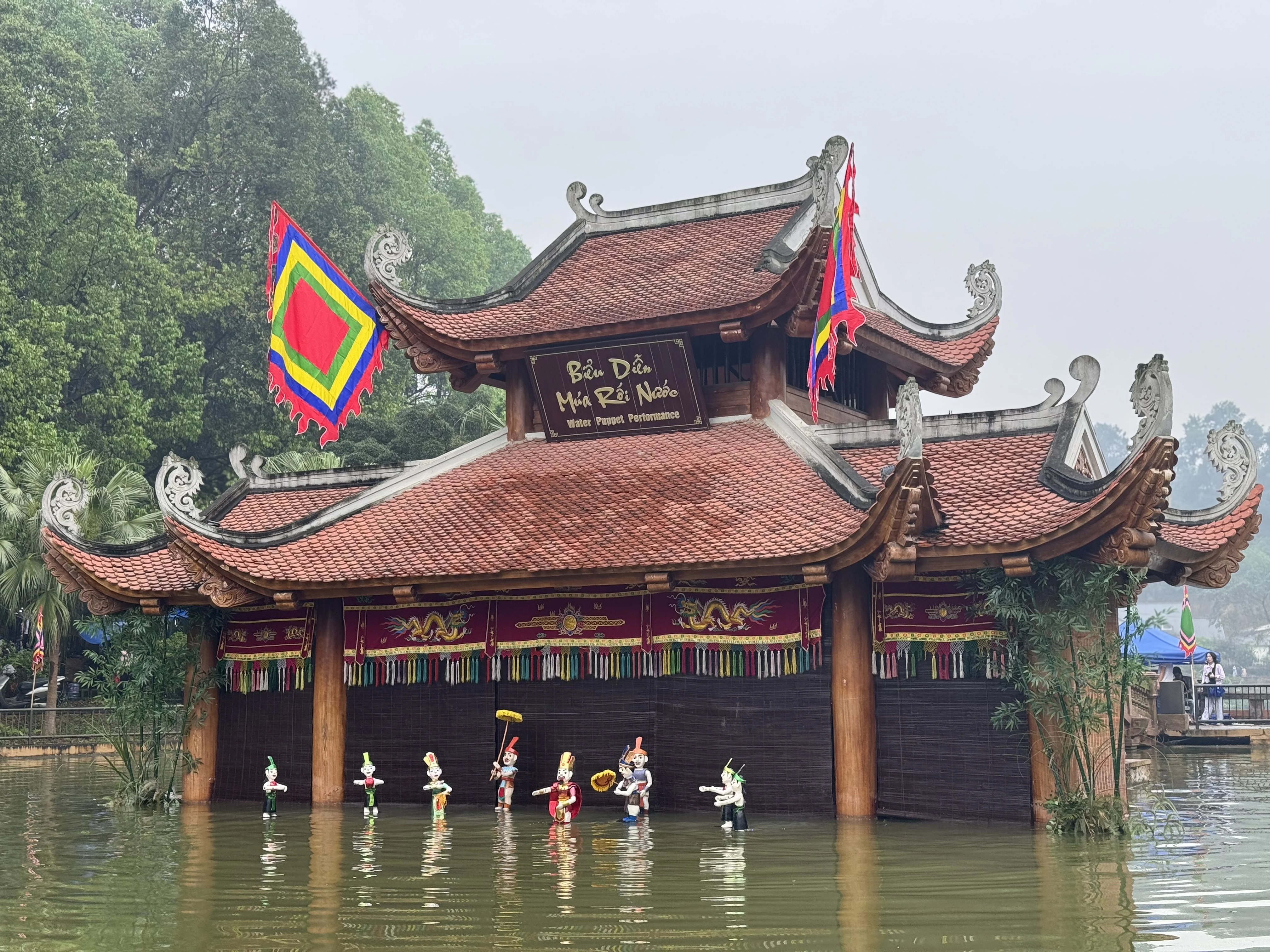 Chương trình múa rối nước phục vụ du khách