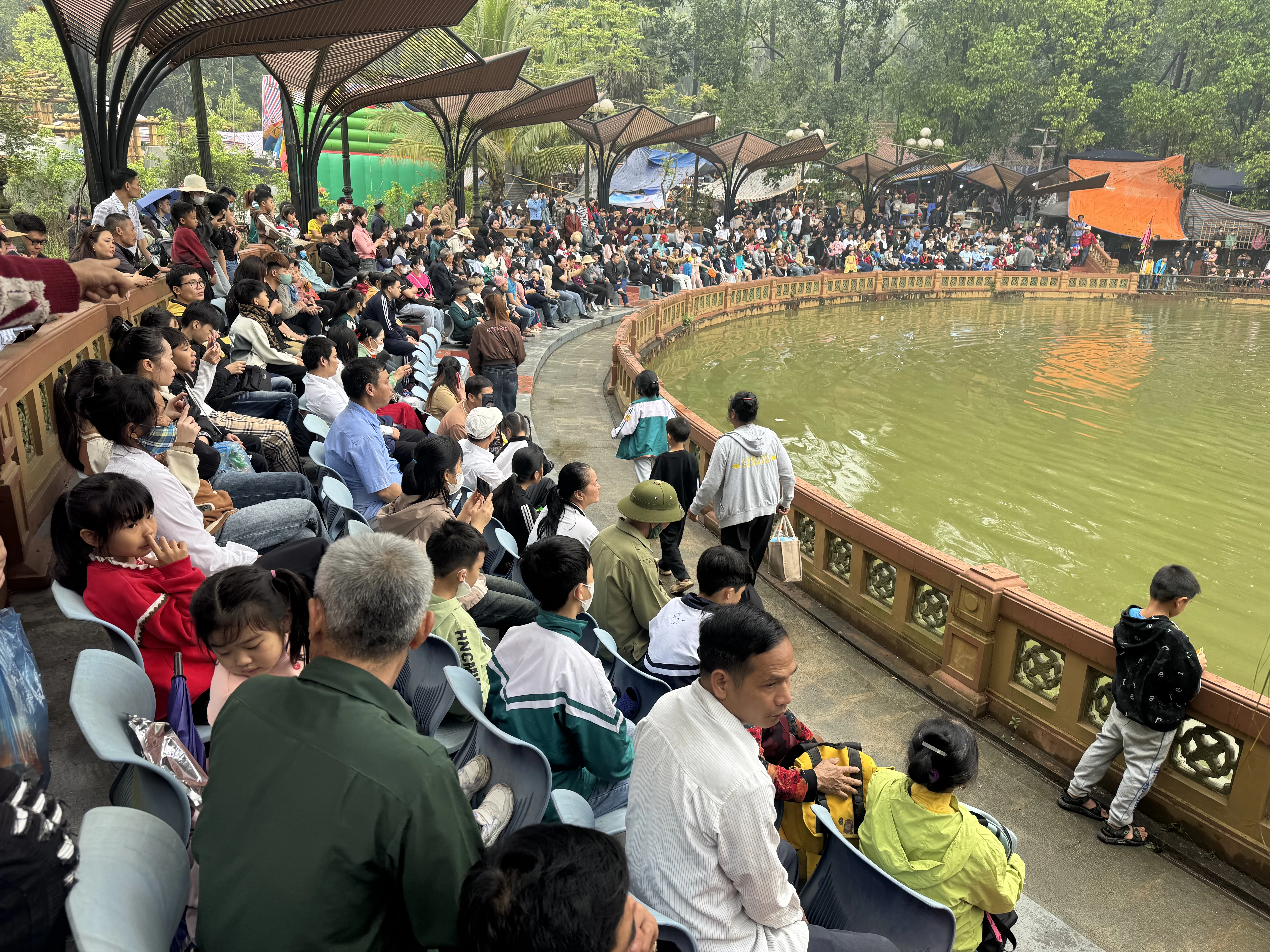 Chương trình múa rối nước phục vụ du khách