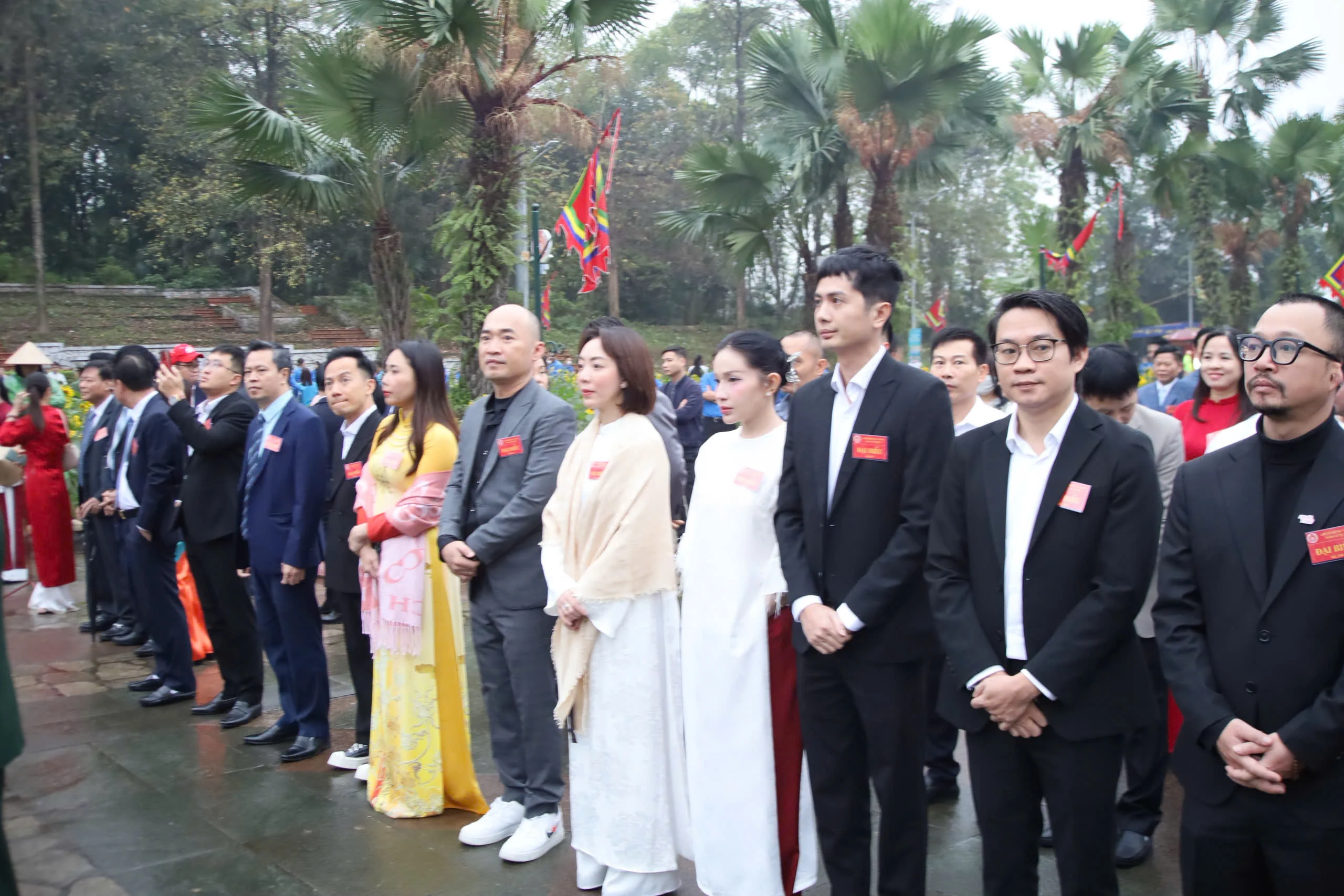 Đoàn kiều bào tại Nhật Bản dâng hương tưởng niệm các Vua Hùng