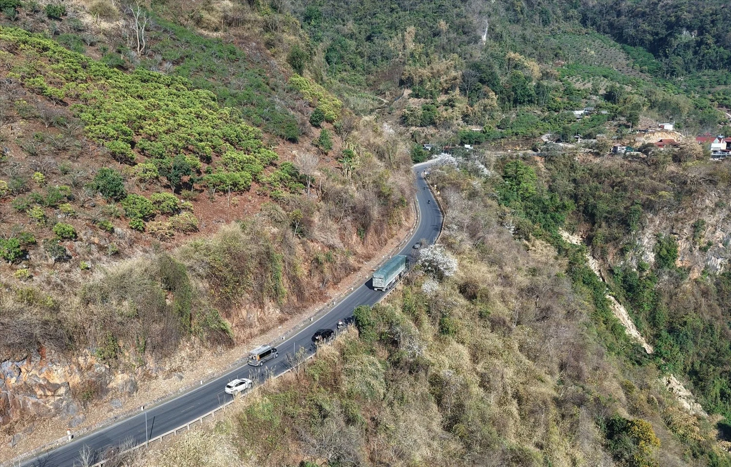 Phát triển hạ tầng giao thông tạo động lực cho cả vùng Tây Bắc