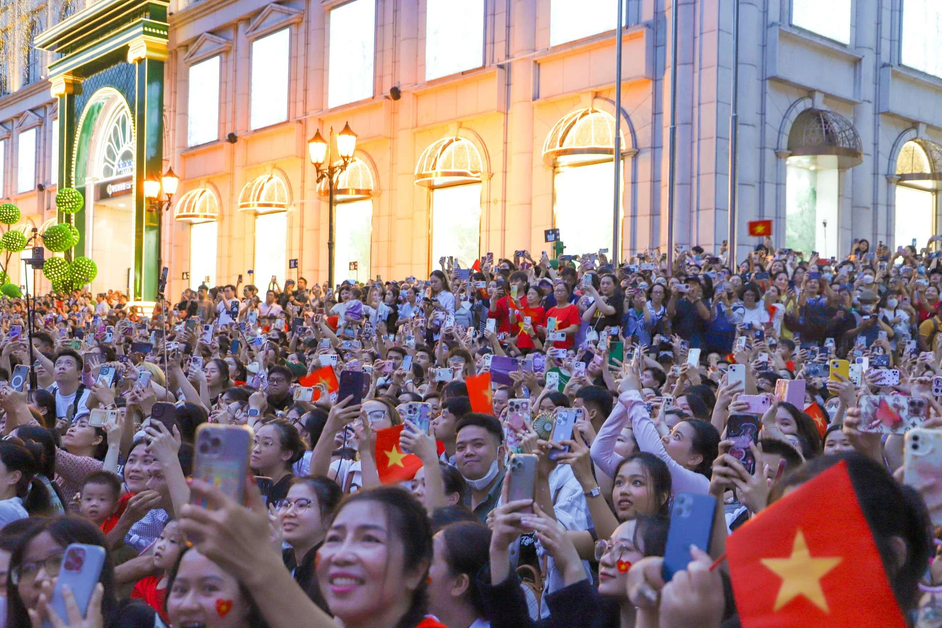 Gắn kết tình quân dân