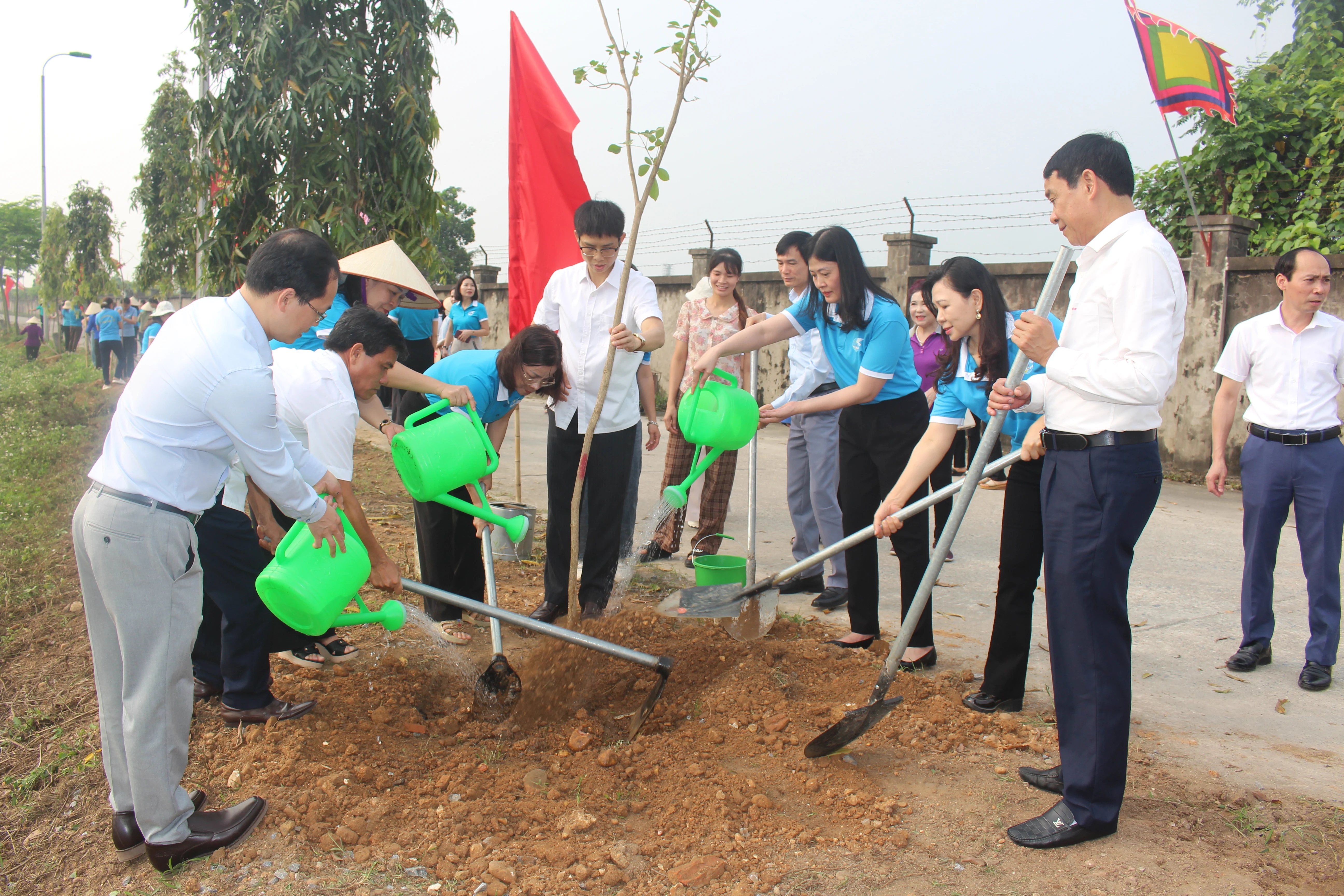 Khởi công công trình “Đường hoa kiểu mẫu”