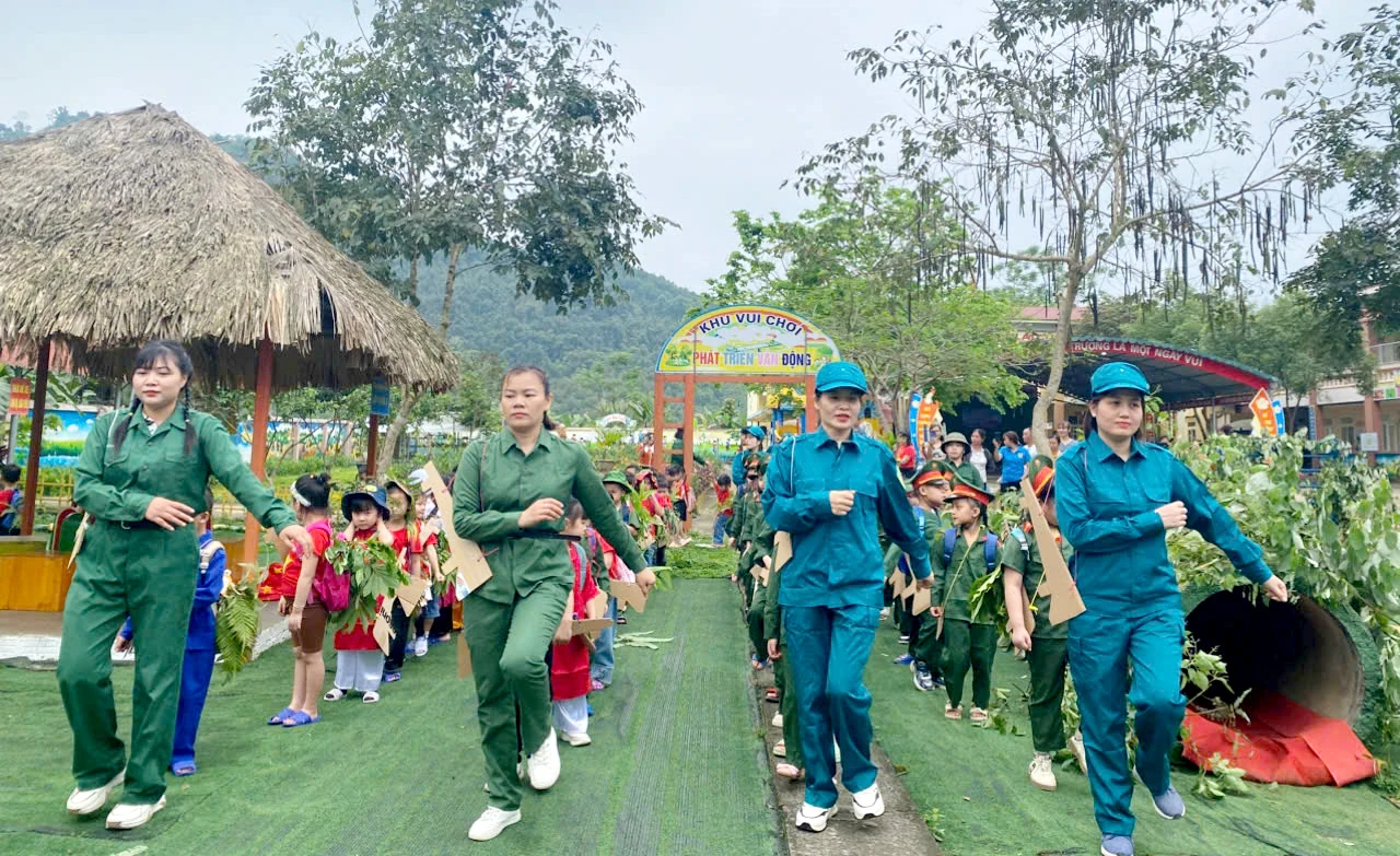 Hoạt động trải nghiệm: “Chúng tôi là chiến sĩ”