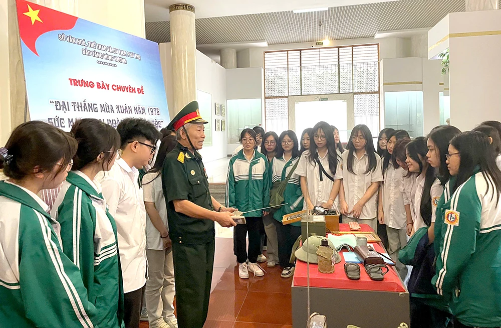 Ngày đất nước trọn niềm vui