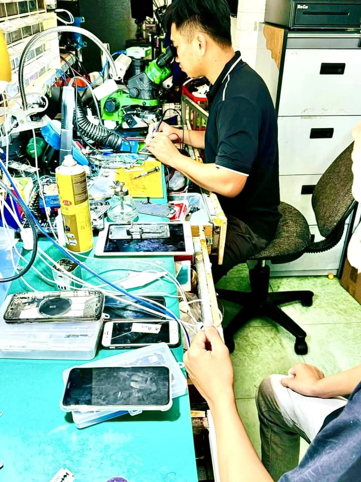 Người dùng thường lo lắng khi laptop gặp lỗi nhưng không biết nguyên nhân