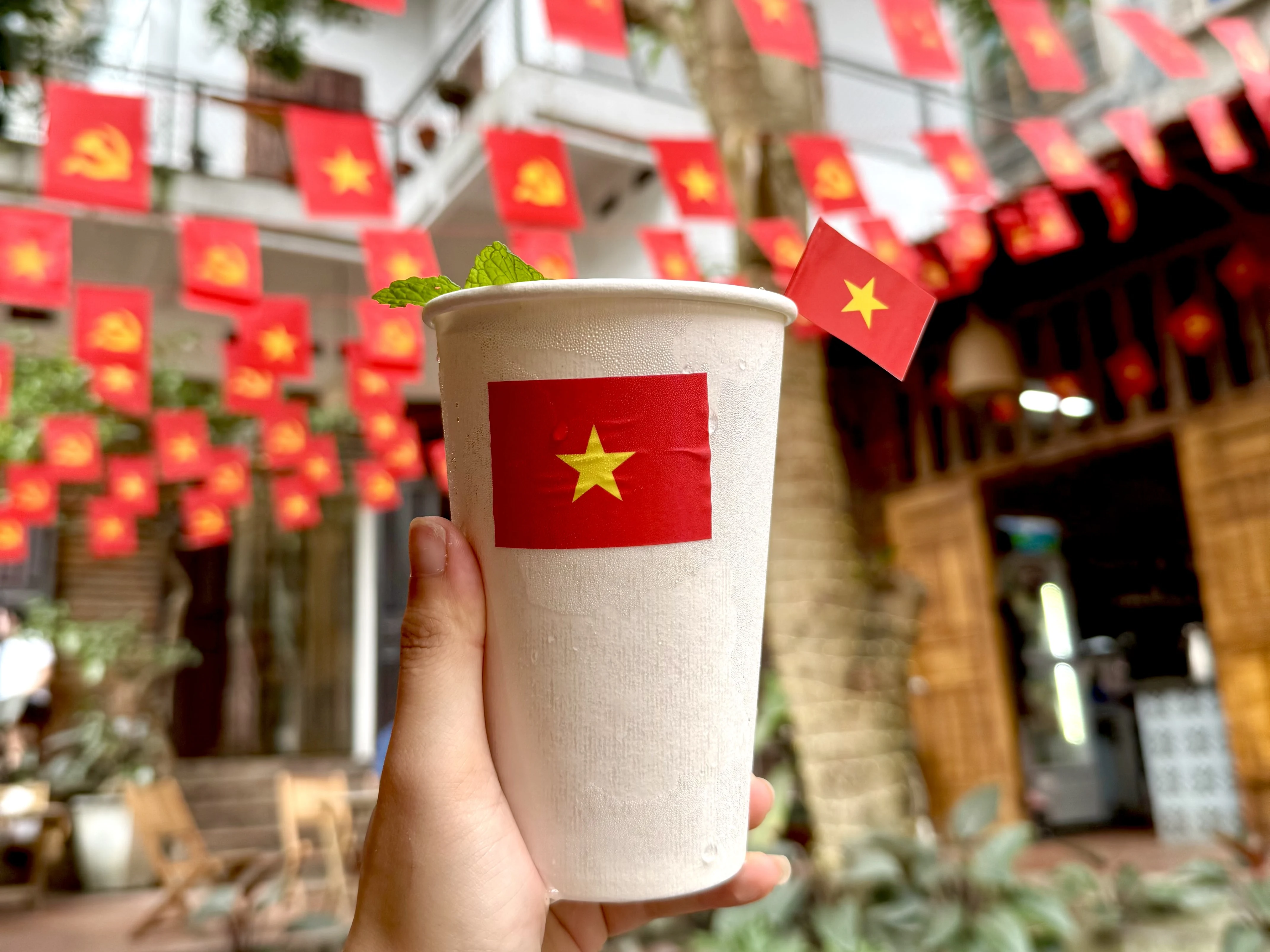 Ẩm thực sắc cờ: Sáng tạo từ lòng yêu nước