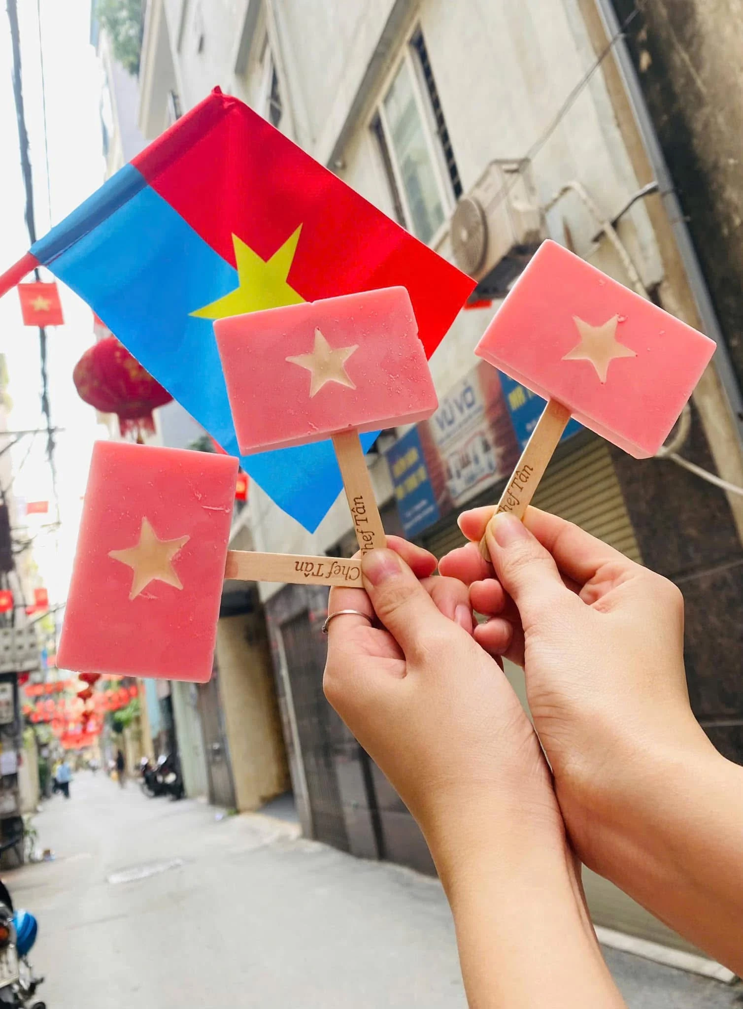 Ẩm thực sắc cờ: Sáng tạo từ lòng yêu nước