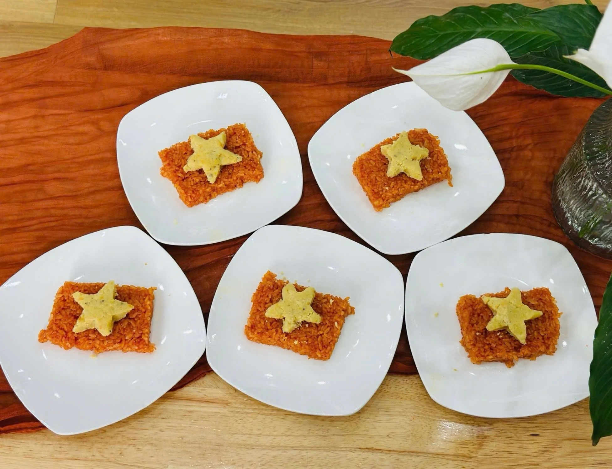 Ẩm thực sắc cờ: Sáng tạo từ lòng yêu nước