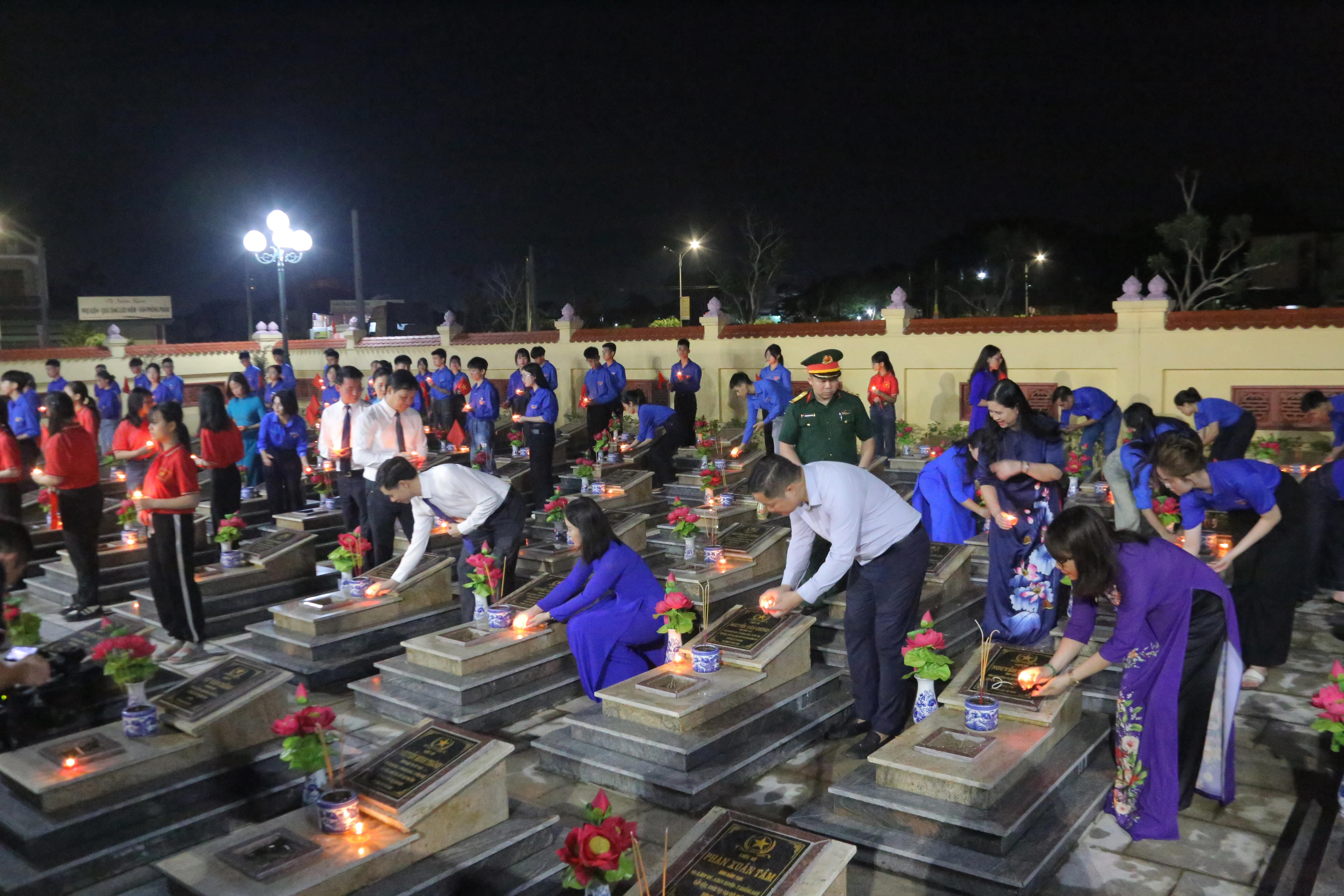 Tỉnh đoàn Phú Thọ thắp nến tri ân Anh hùng liệt sĩ