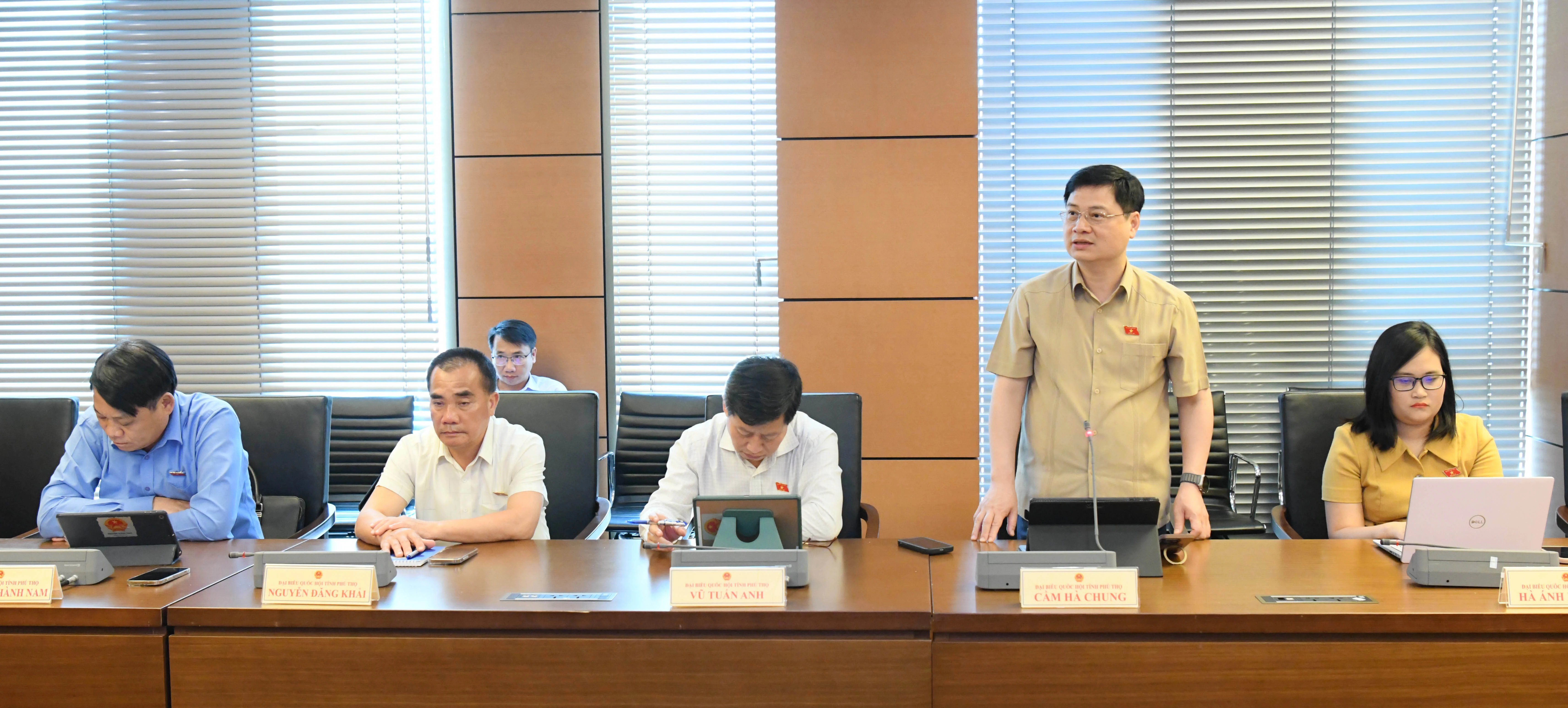 Thảo luận về các dự án luật ngành Tư pháp