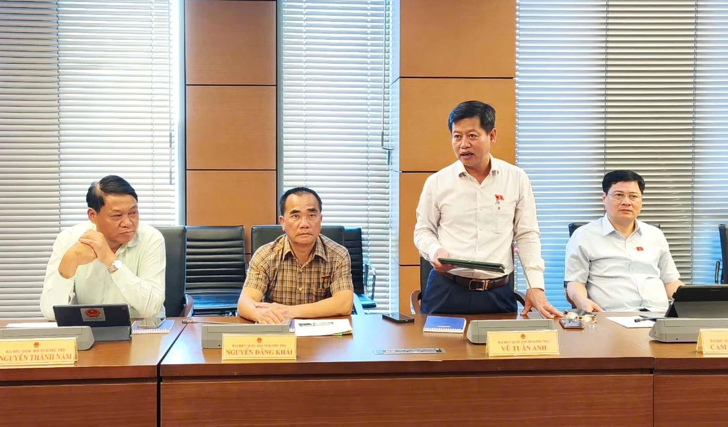 Quốc hội thảo luận tại Tổ về 3 dự án Luật