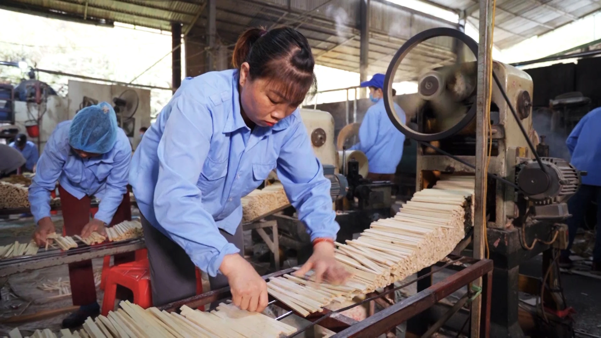 Hạ Hòa phát triển công nghiệp, tiểu thủ công nghiệp