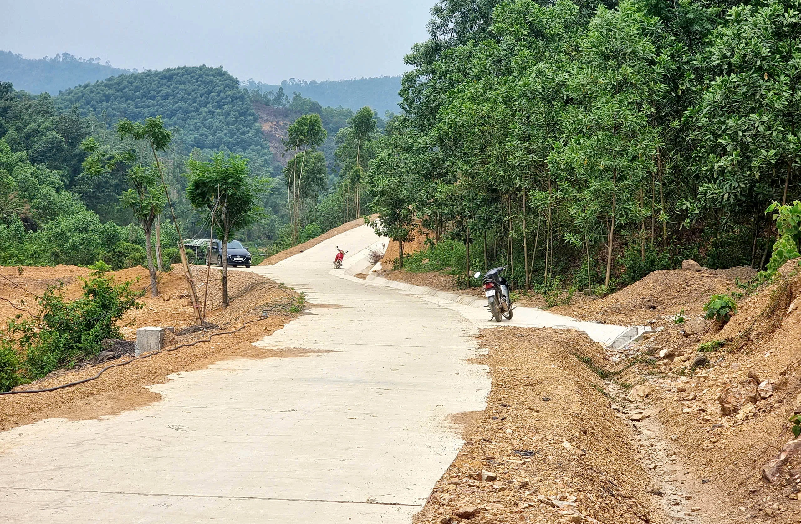 Đầu tư gần 3,2 tỷ đồng làm đường bê tông giao thông nông thôn