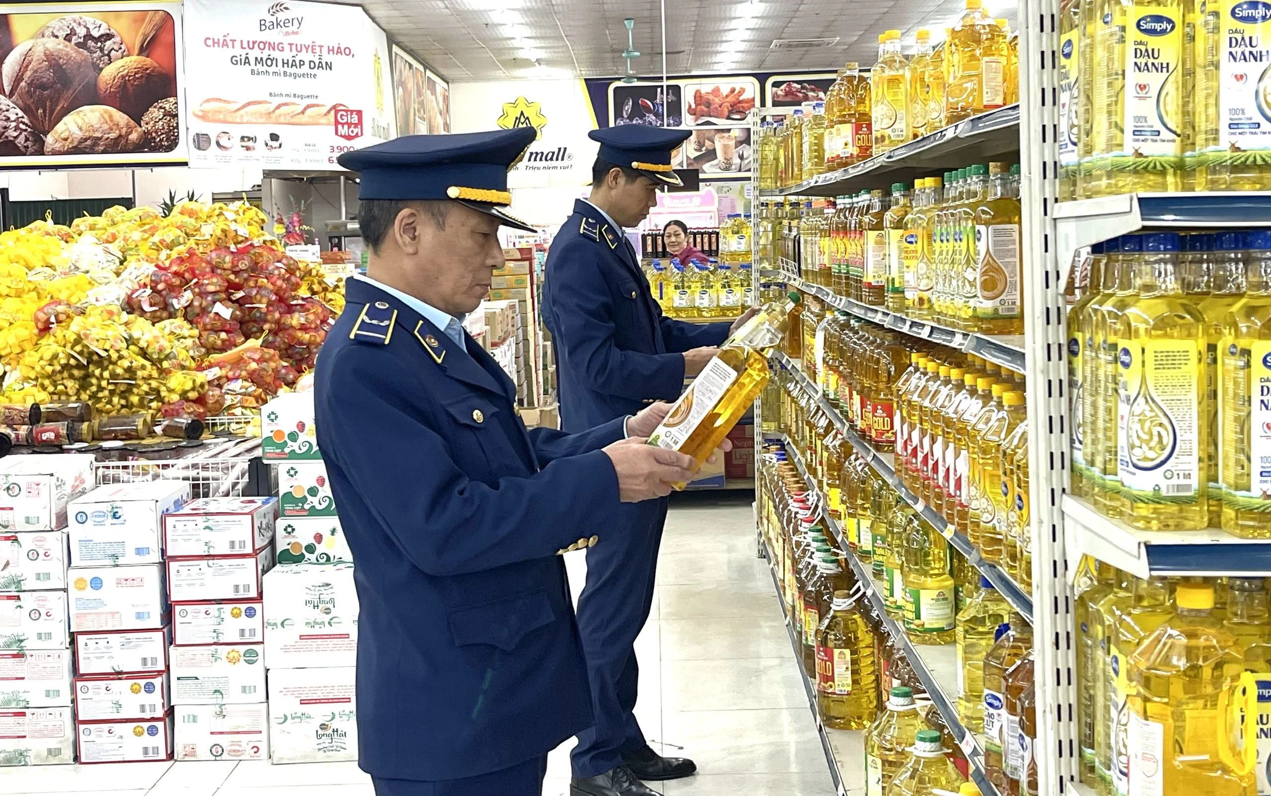 Mở đợt cao điểm đấu tranh ngăn chặn, đẩy lùi tình trạng buôn lậu, gian lận thương mại, hàng giả