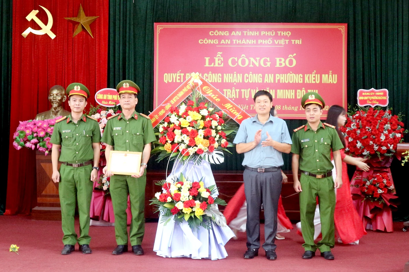 Người rèn lá chắn, giữ bình yên địa bàn giáp ranh