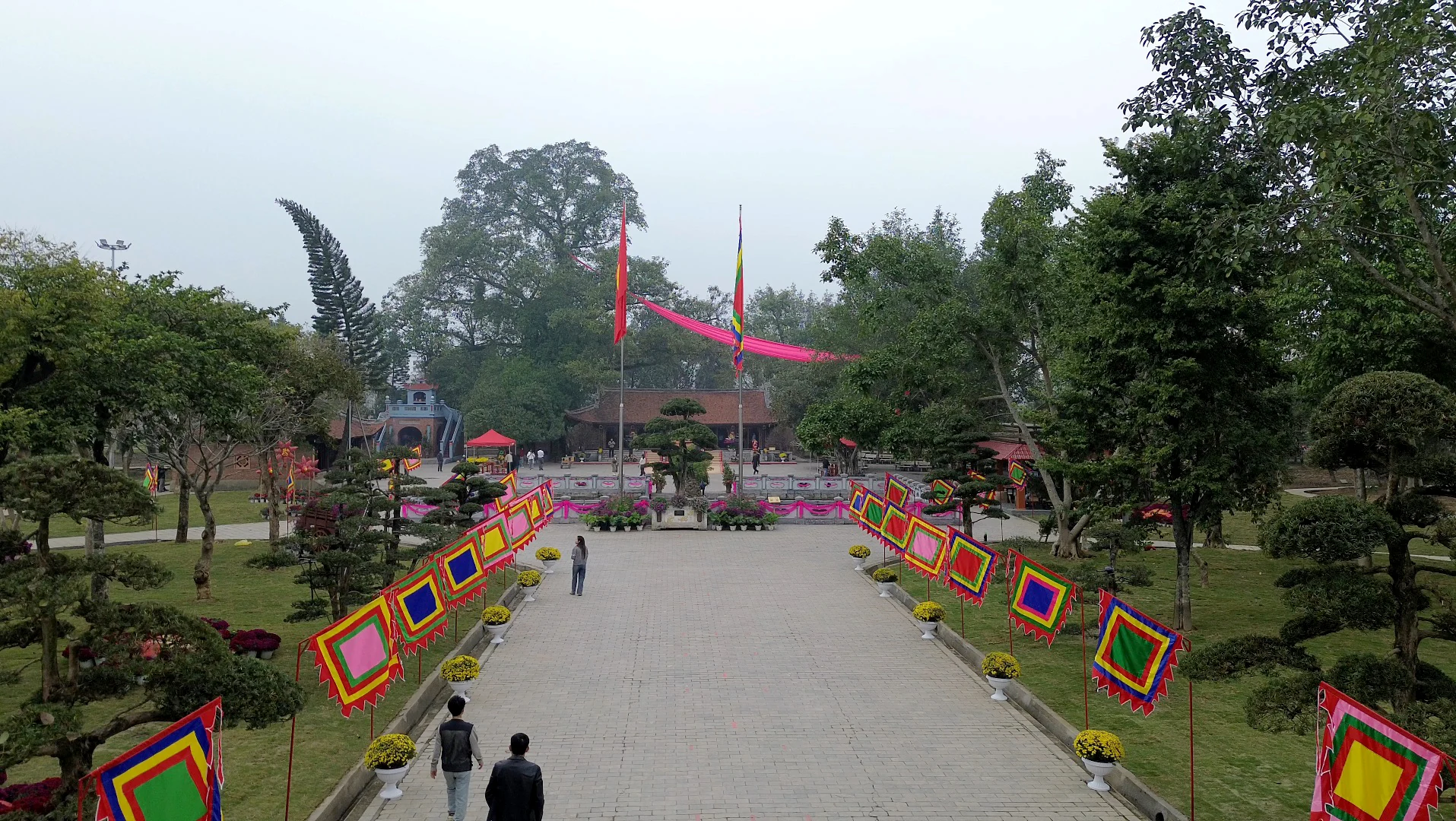 Để du lịch vươn mình trên “đất Mẫu”