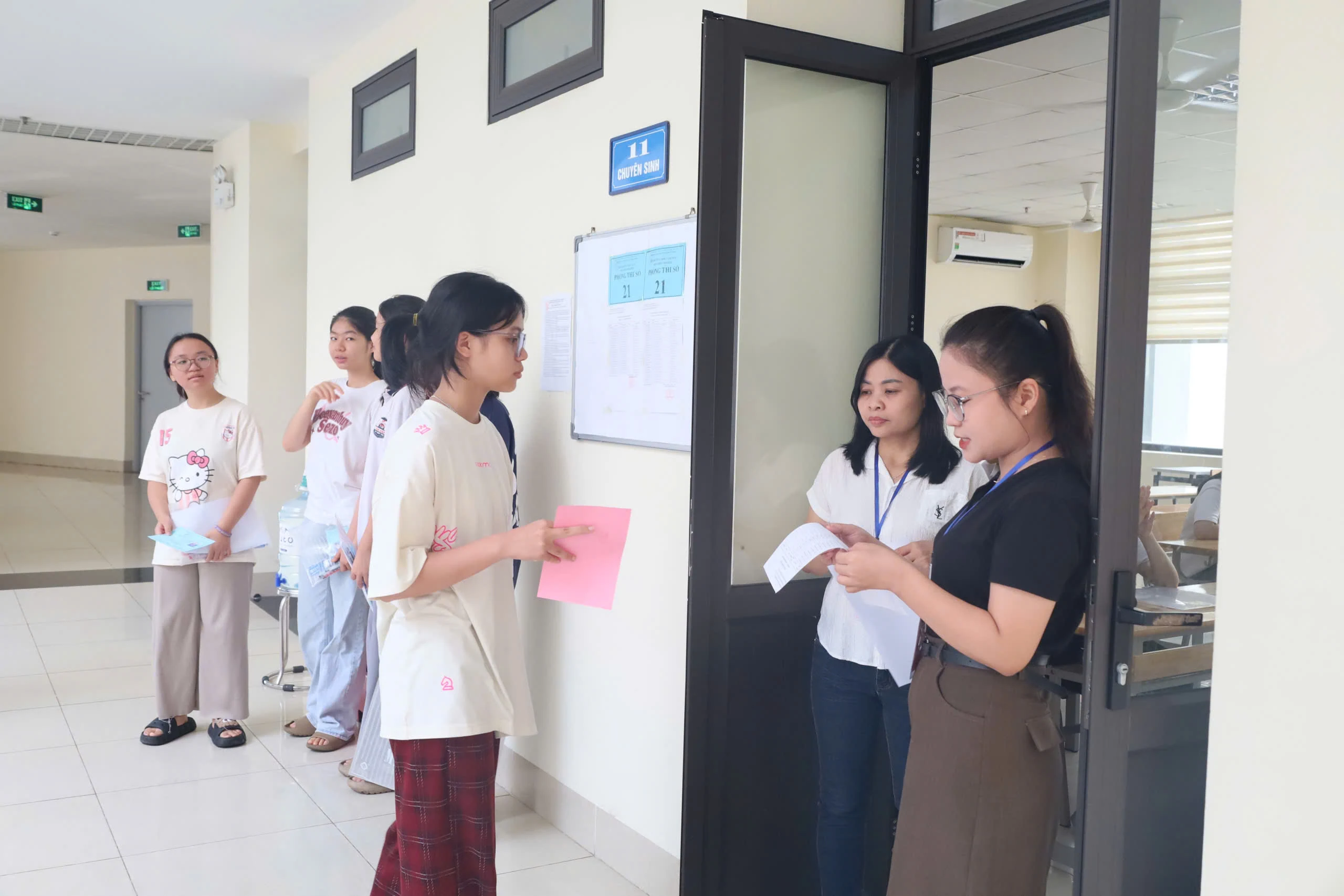 1.455 thí sinh thi vào lớp 10 Trường THPT Chuyên Hùng Vương