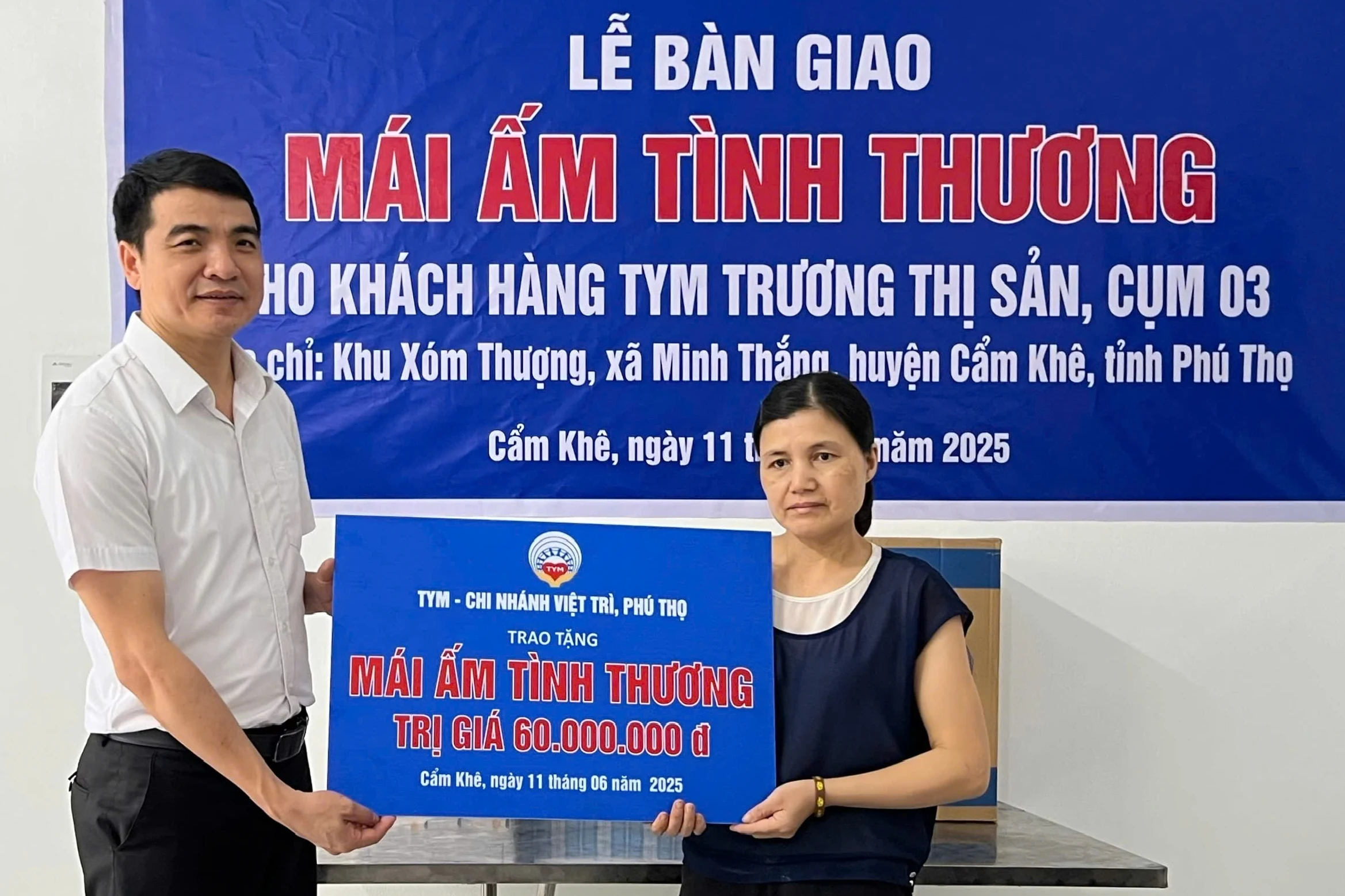 Bàn giao nhà “Mái ấm tình thương” cho khách hàng TYM