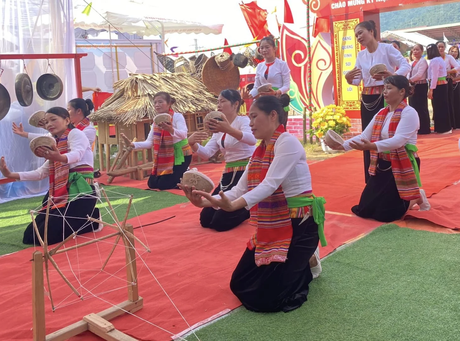 Gìn giữ bản sắc, đánh thức tiềm năng văn hóa vùng cao