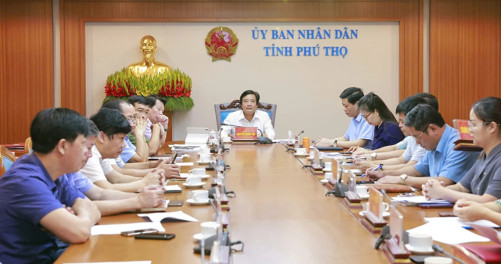 Hội nghị trực tuyến toàn quốc về: Triển khai xóa nhà tạm, nhà dột nát trên phạm vi cả nước; Các công trình, dự án trọng điểm ngành giao thông vận tải; Thúc đẩy đầu tư công năm 2025