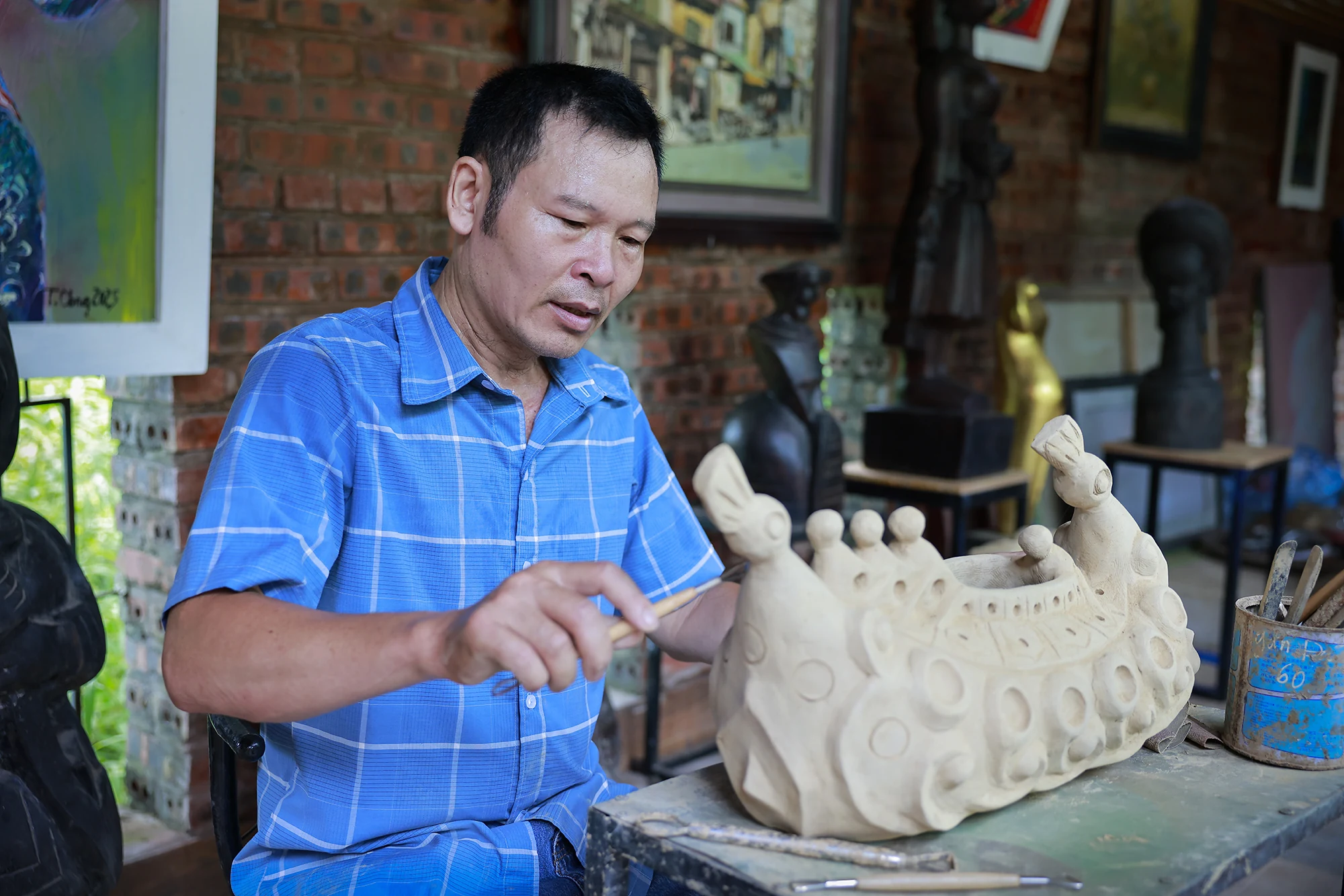 Từ đôi bàn tay tài hoa