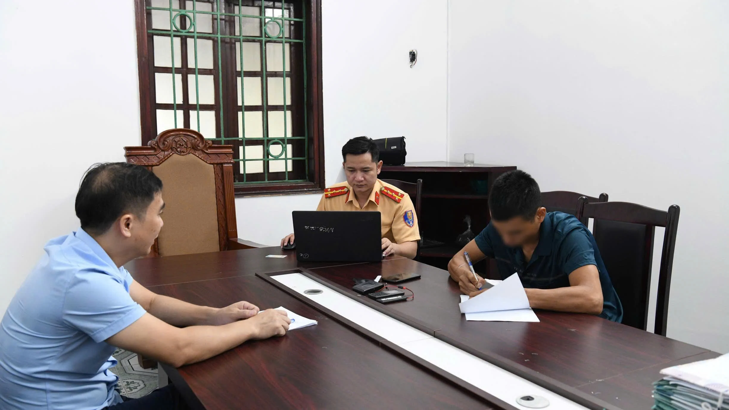 Phát hiện thí sinh sử dụng công nghệ cao để gian lận trong kỳ thi sát hạch cấp GPLX