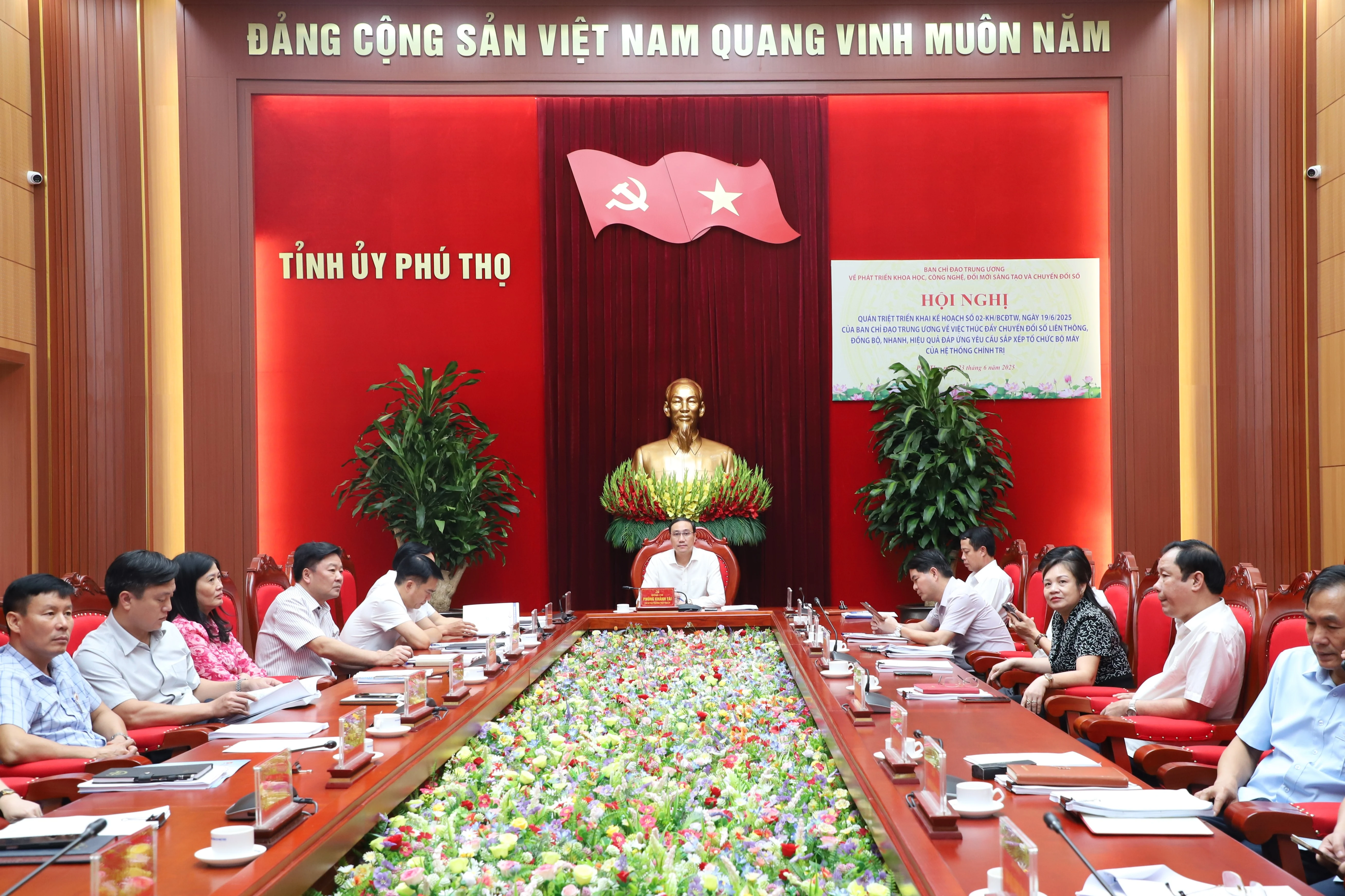 Thúc đẩy chuyển đổi số liên thông, đồng bộ, hiệu quả trong hệ thống chính trị