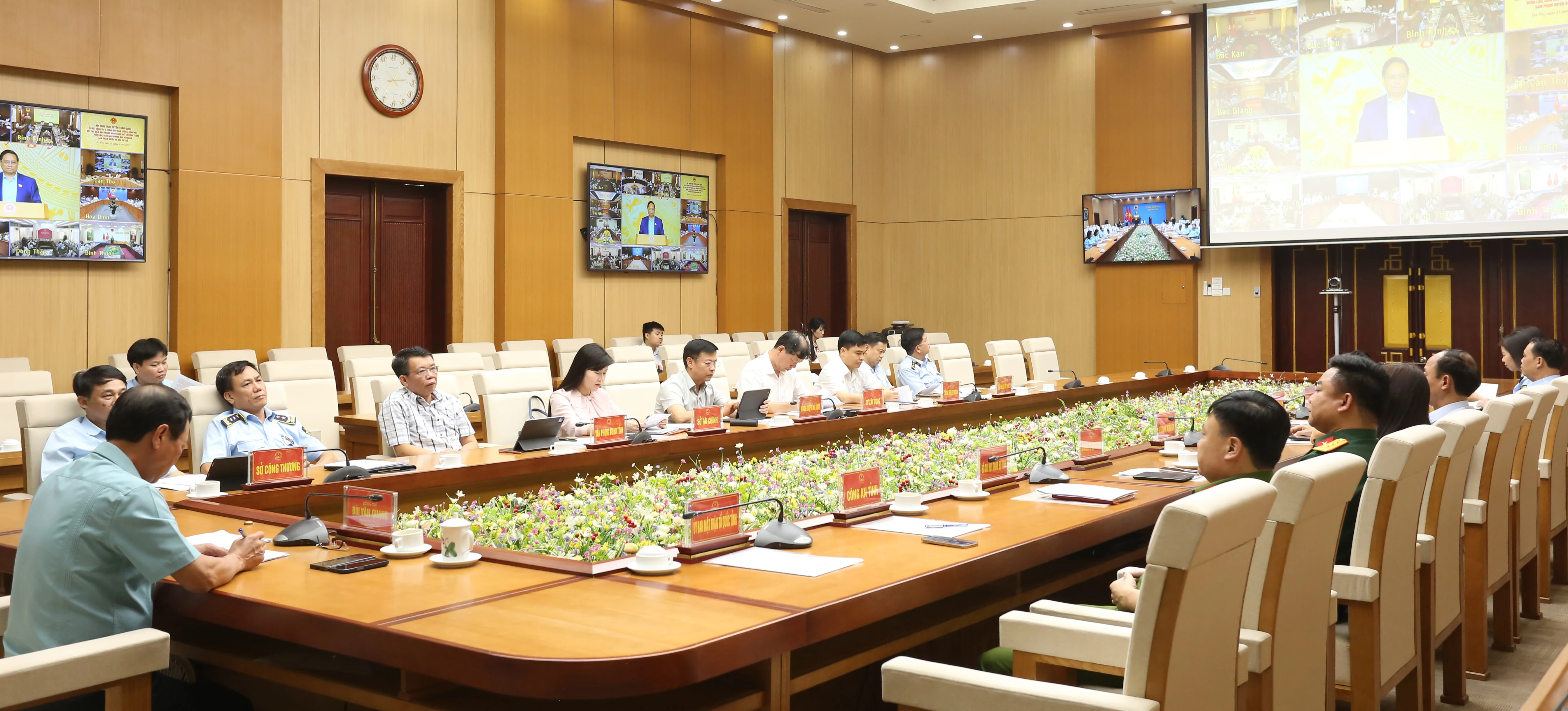 Kiên quyết đấu tranh, ngăn chặn đẩy lùi tình trạng buôn lậu, gian lận thương mại, hàng giả và xâm phạm sở hữu trí tuệ