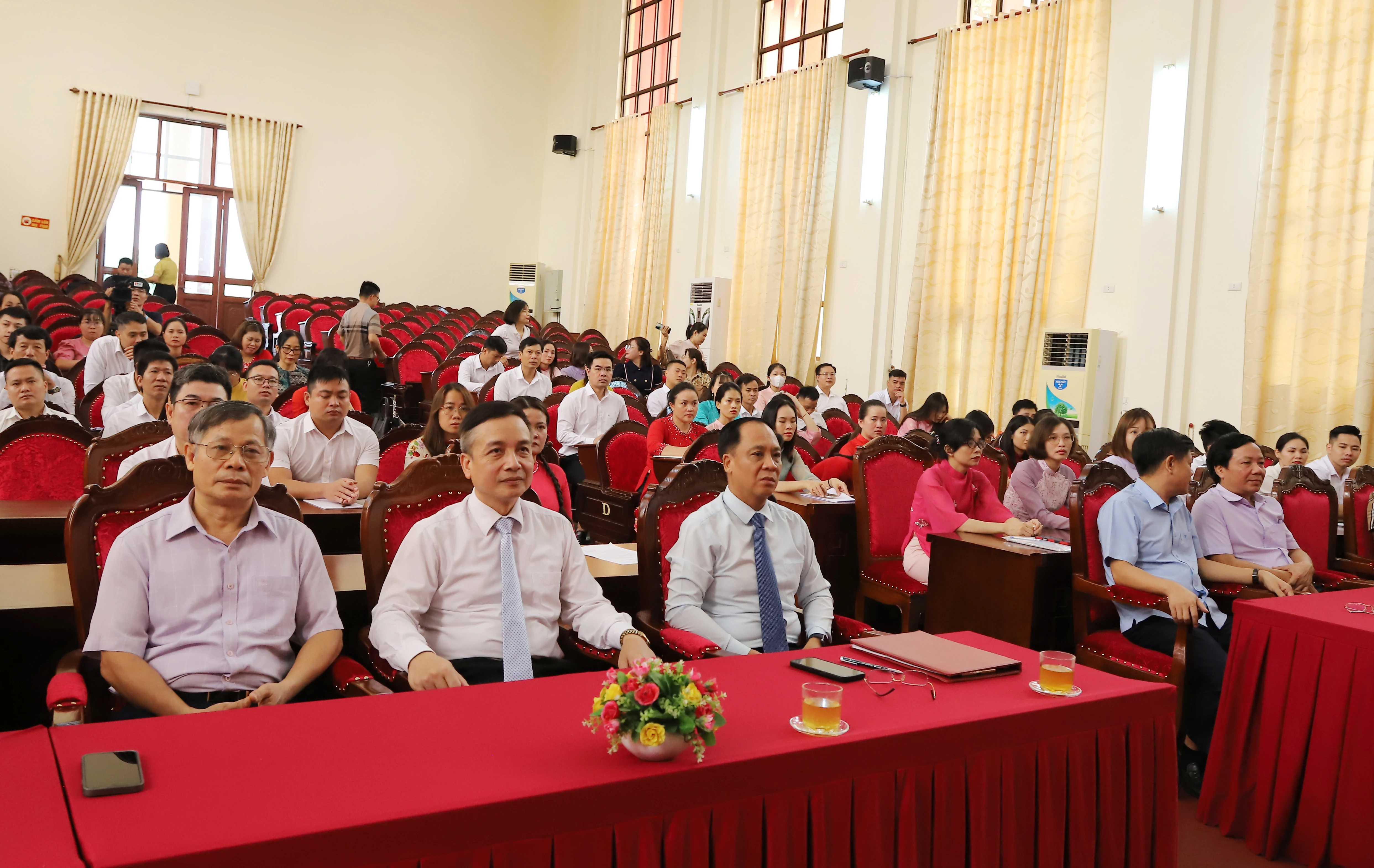 Khai giảng lớp Trung cấp lý luận chính trị hệ không tập trung B25.01