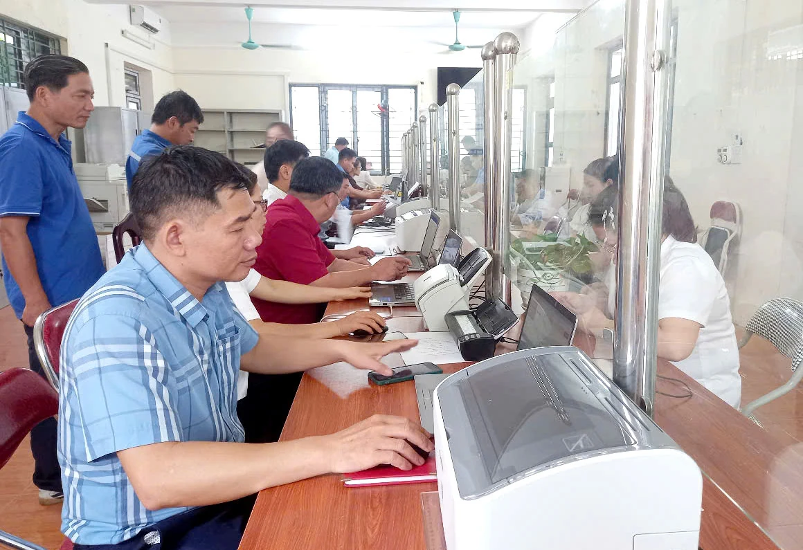 Ngày đầu vận hành chính quyền mới tại xã vùng sâu Nật Sơn