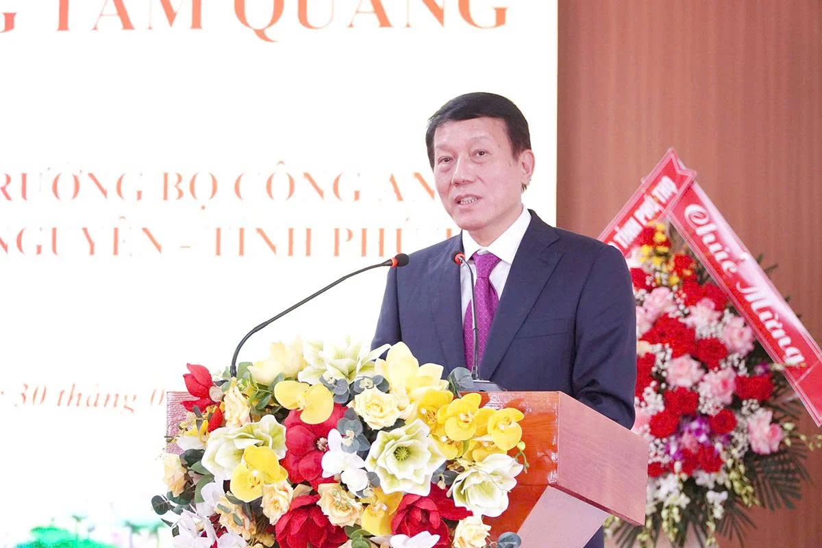 Bộ trưởng Bộ Công an Lương Tam Quang thăm và làm việc tại xã Bản Nguyên