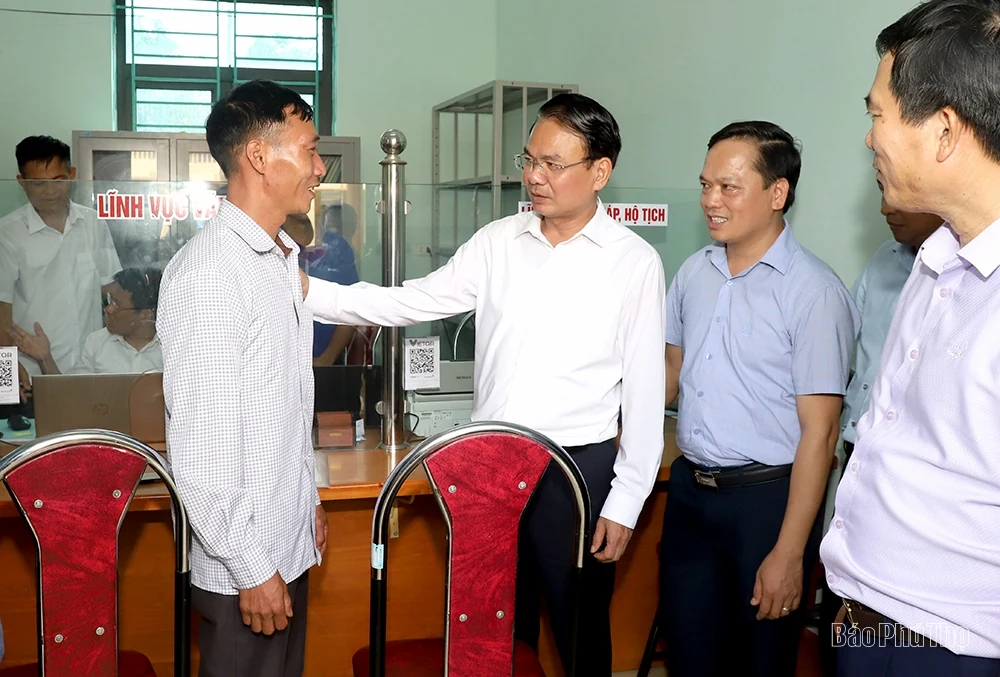 Bí thư Tỉnh ủy Đặng Xuân Phong thăm và làm việc tại xã Trung Sơn