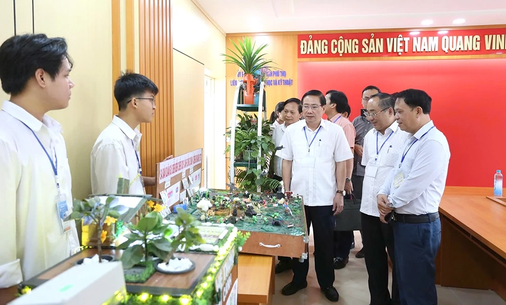 Chấm Vòng chung khảo Cuộc thi Sáng tạo thanh, thiếu niên, nhi đồng