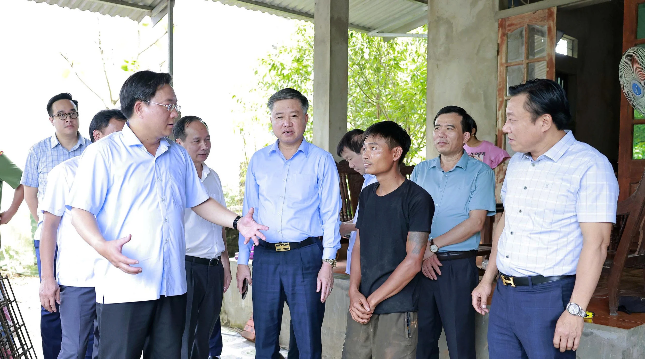 Chủ tịch UBND tỉnh Trần Duy Đông thăm và làm việc tại xã Minh Đài và Xuân Đài